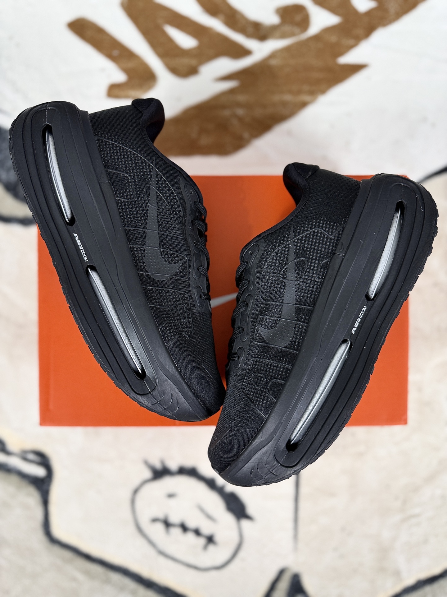 Nike Vomero Premium Running Shoes - Black, Cushioned, and Breathable 5 i1756836089062 1476 0 6