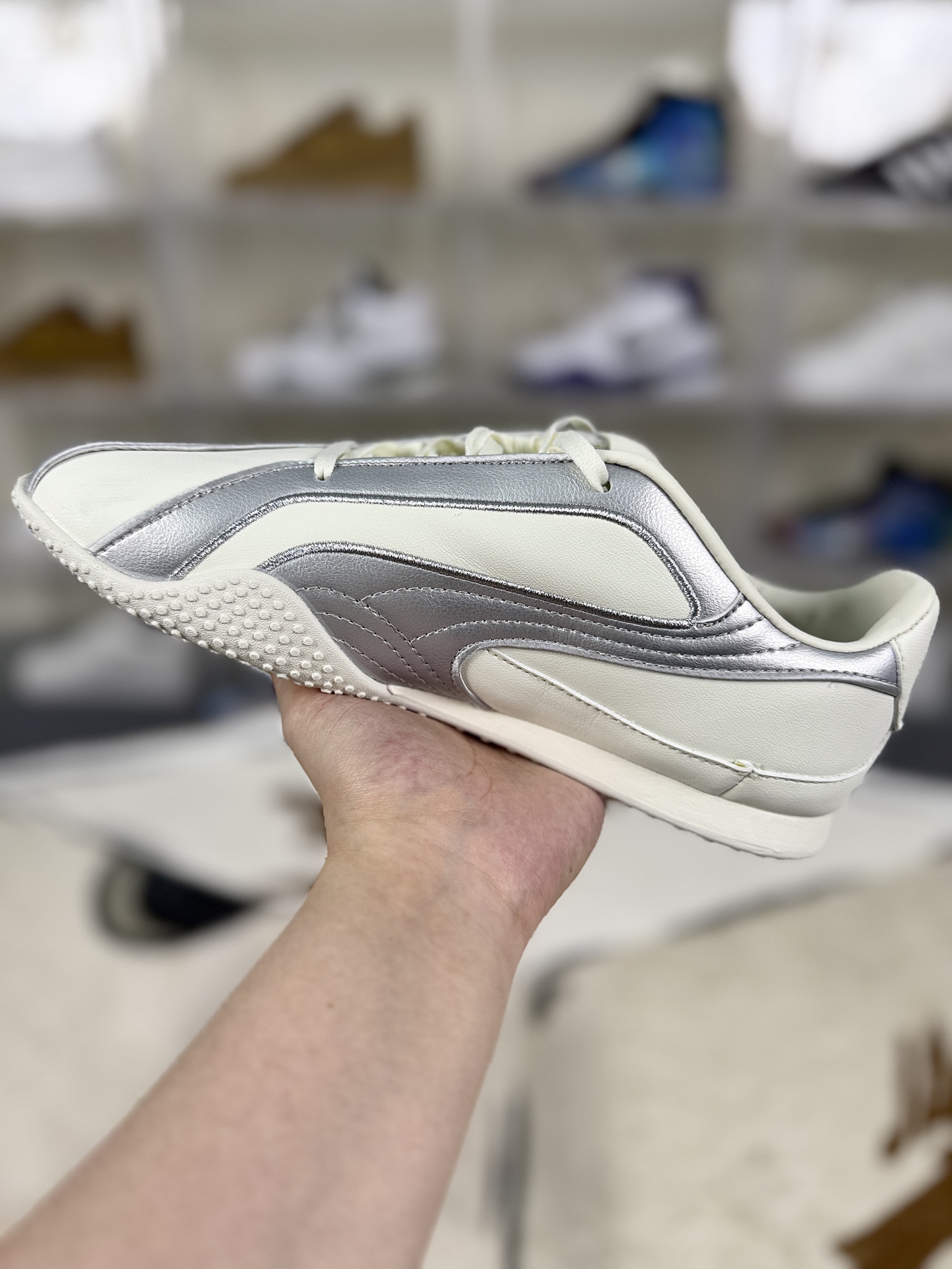 PUMA Bella V2 Leather Sneakers - Silver & White, Low-Top, Comfortable Fashion Shoes 2 i1757270573322 8518 0 1