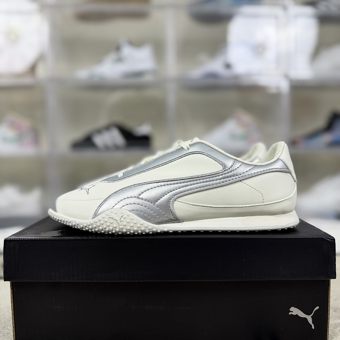 PUMA Bella V2 Leather Sneakers - Silver & White, Low-Top, Comfortable Fashion Shoes 9 i1757270574538 3965 0 8