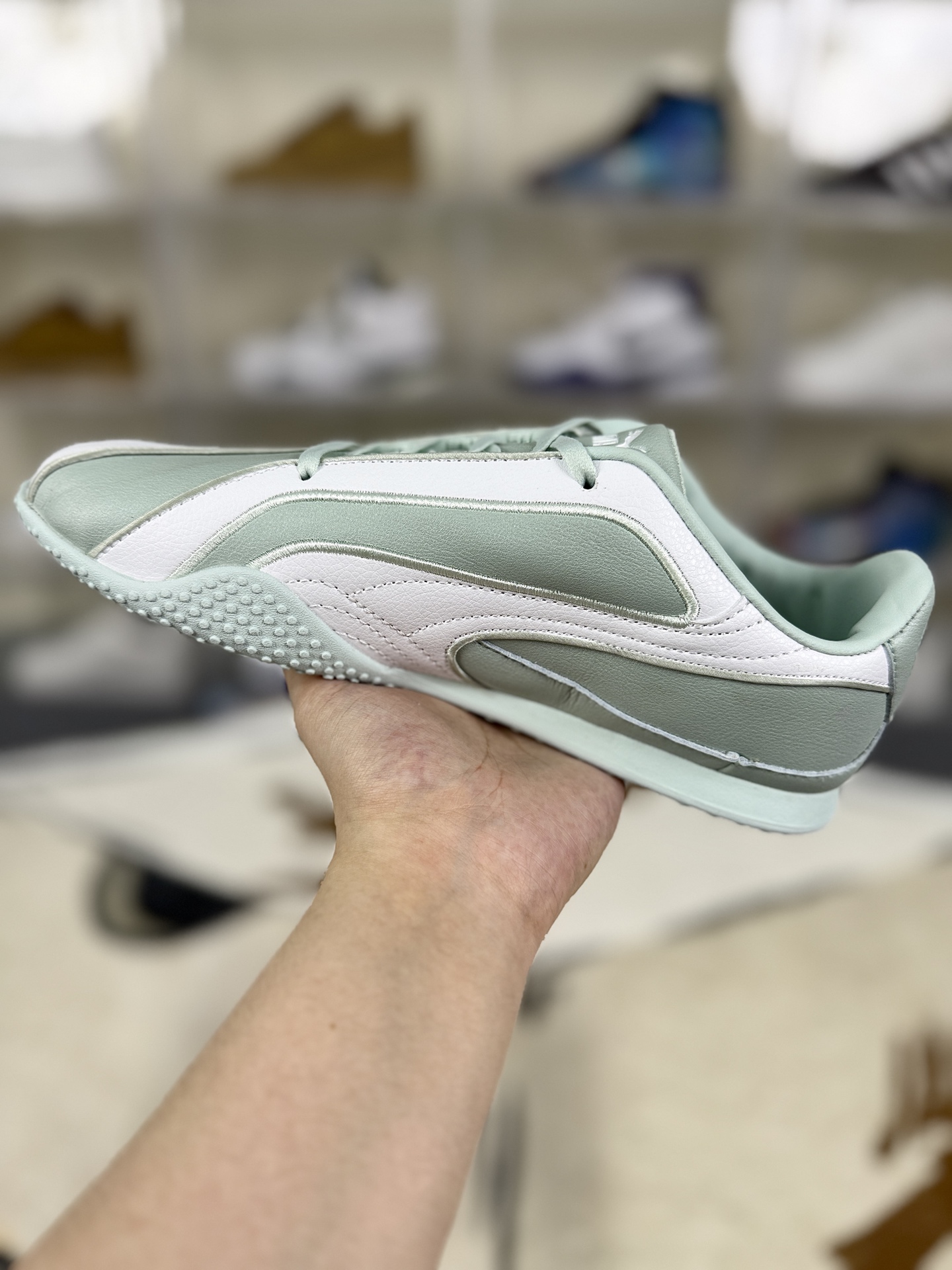 PUMA Bella V2 Leather China Exclusive Green Fashion Sneakers for Women 2 i1757786332259 8391 0 1