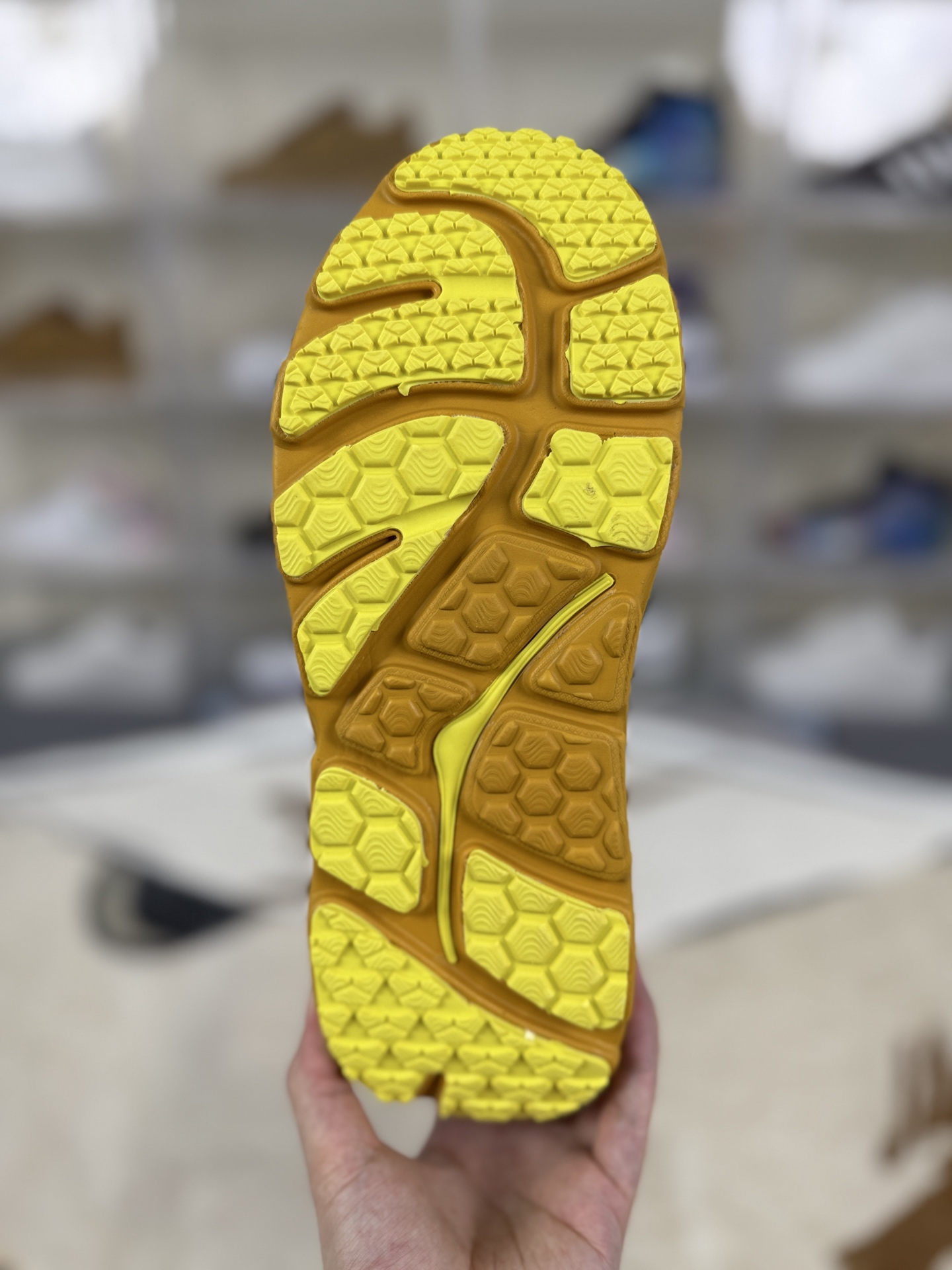 Hoka One One Bondi B 3 Flaxseed Varsity Yellow Running Shoes 7 i1757870327339 8521 0 4
