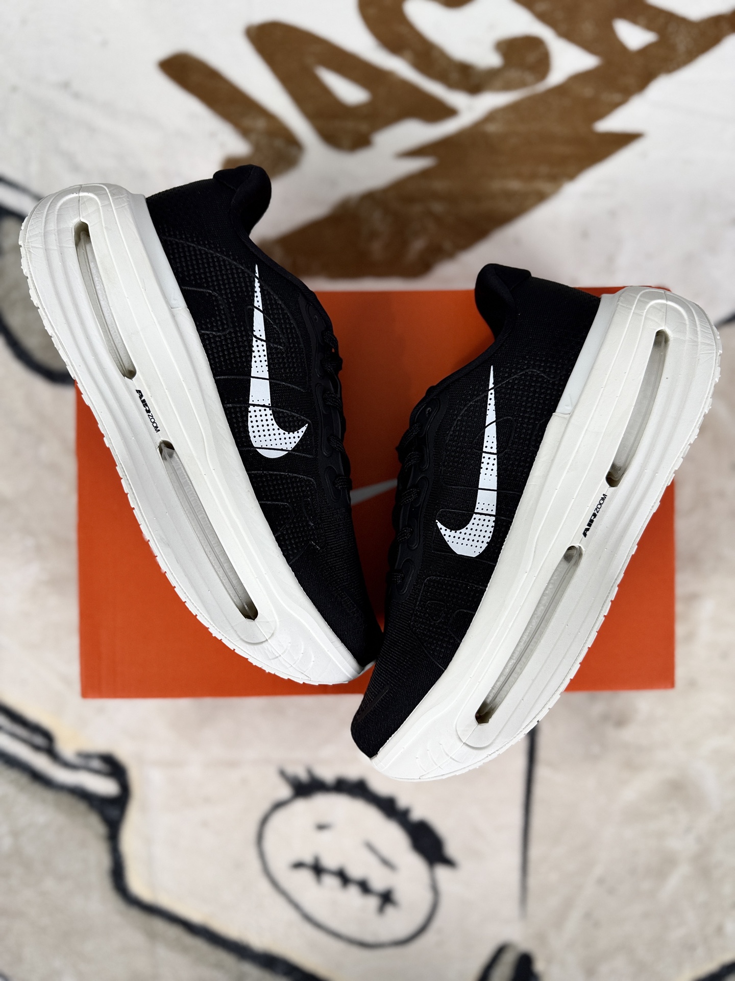 Nike Vomero Premium Running Shoes - Black & White, Comfortable and Durable 6 i1757960730461 636 0 6