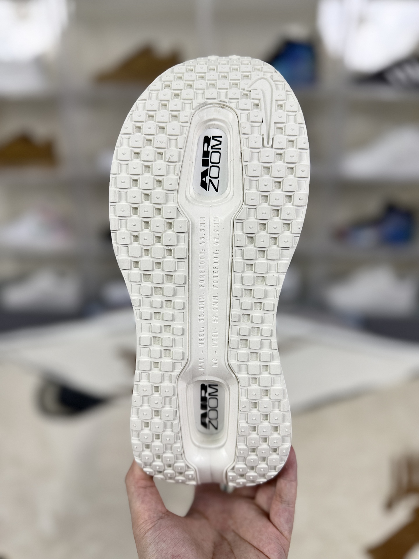 Nike Vomero Premium Running Shoes - Black & White, Comfortable and Durable 7 i1757960732097 2153 0 4