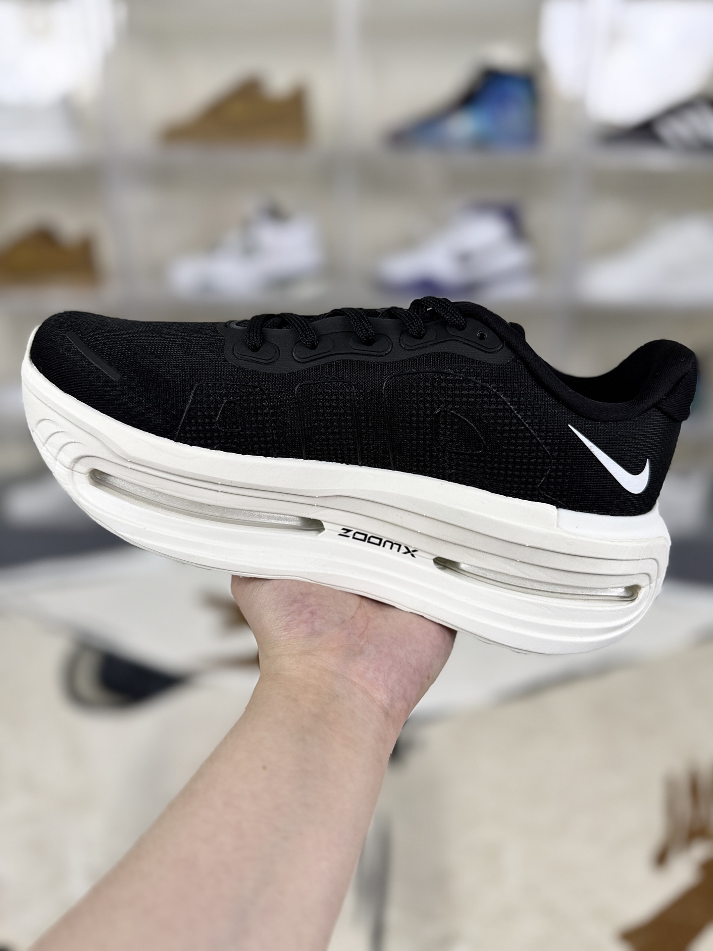 Nike Vomero Premium Running Shoes - Black & White, Comfortable and Durable 3 i1757960732105 1624 0 1