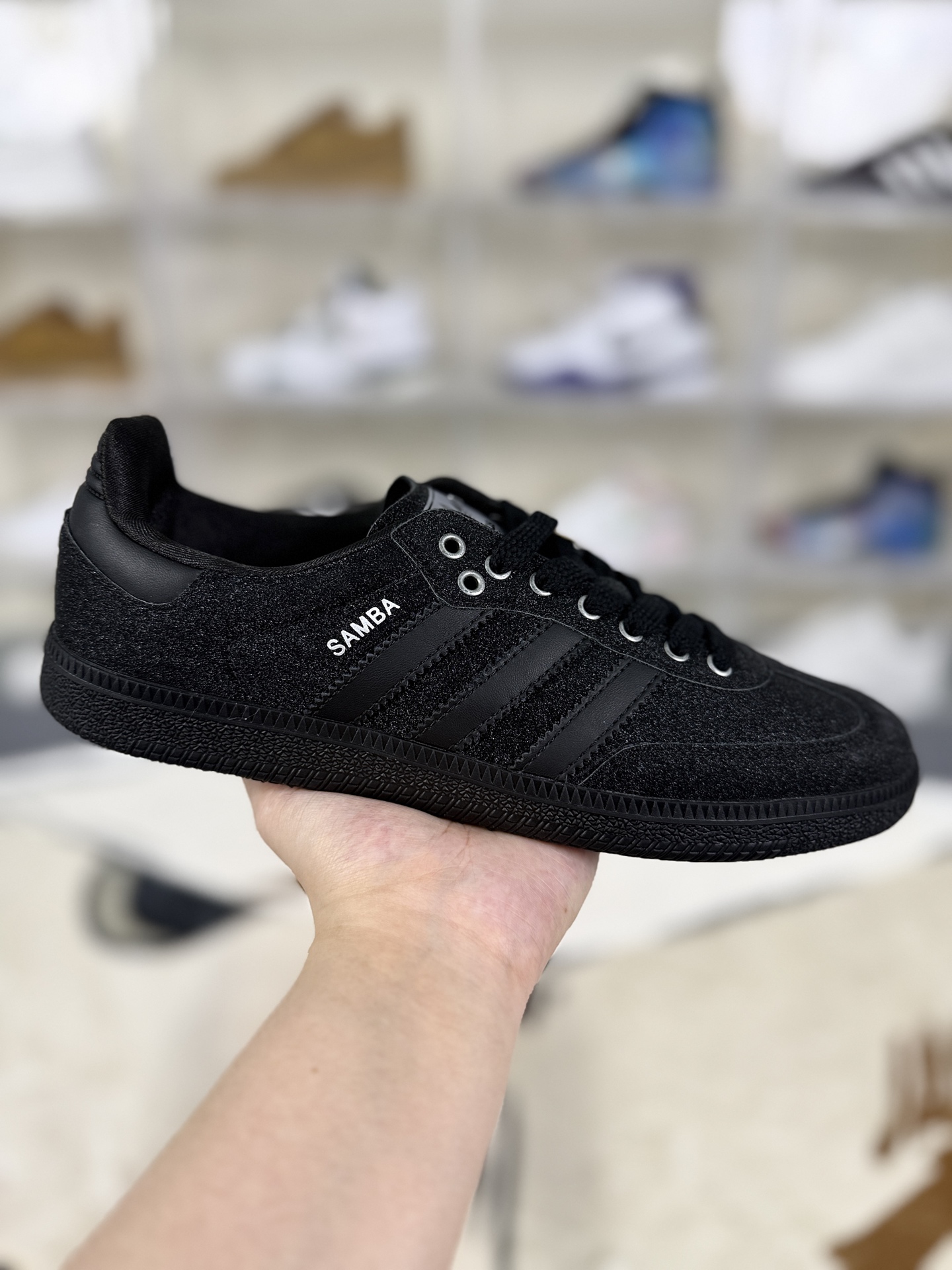 Adidas Originals Samba Shiny Pack Low-Top Sneakers - Unisex Comfort & Style 2 i1757960939295 9446 0 0