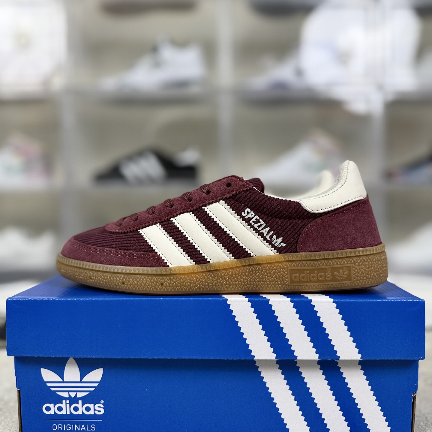 Adidas Originals Handball Spezial Wine Red Low-Top Sneakers Unisex (IG1978) 9 i1758391892929 4556 0 8