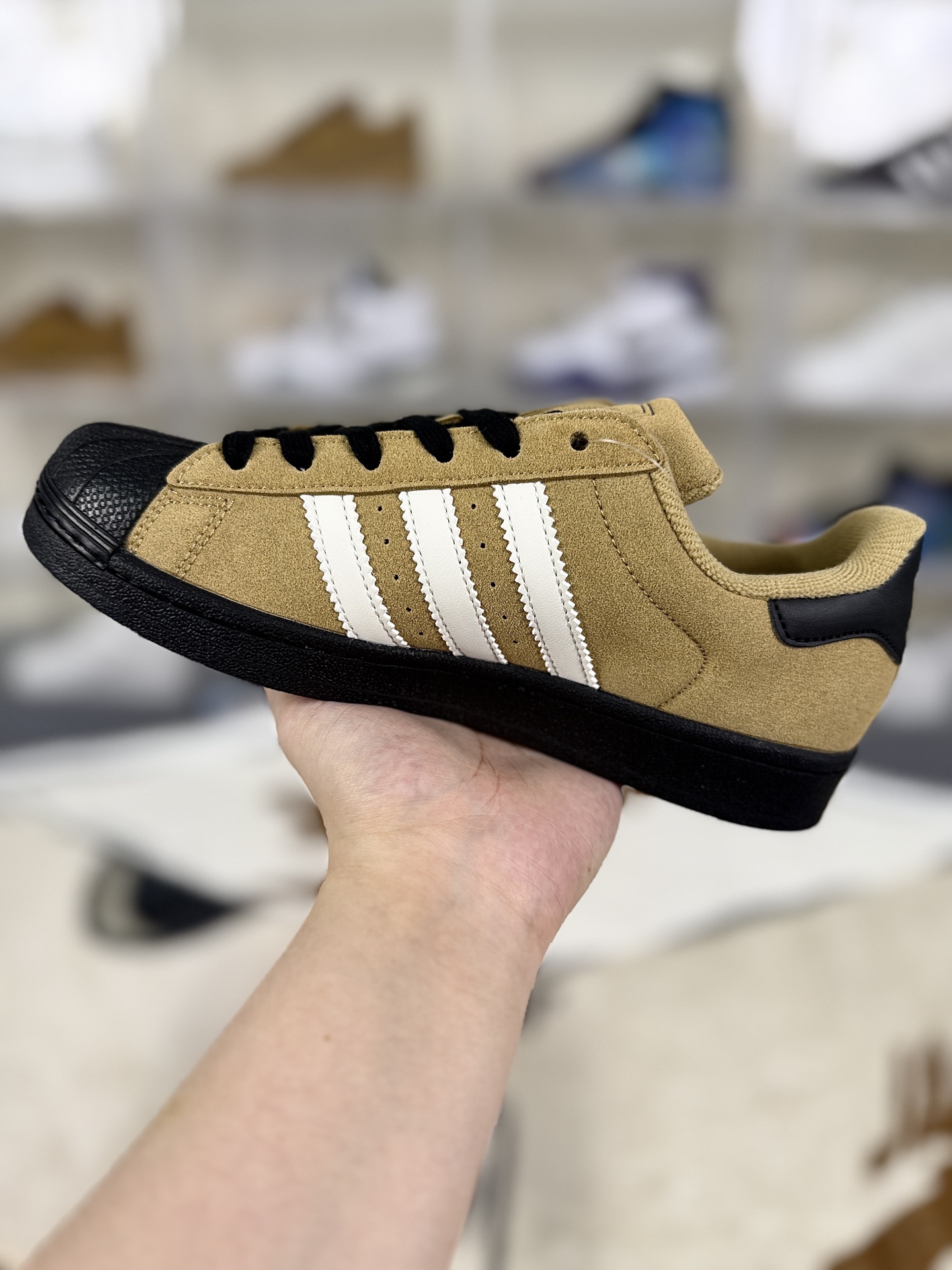 Adidas Originals Superstar Classic Unisex Sneakers - Brown, Versatile Style 2 i1758479505098 2231 0 1