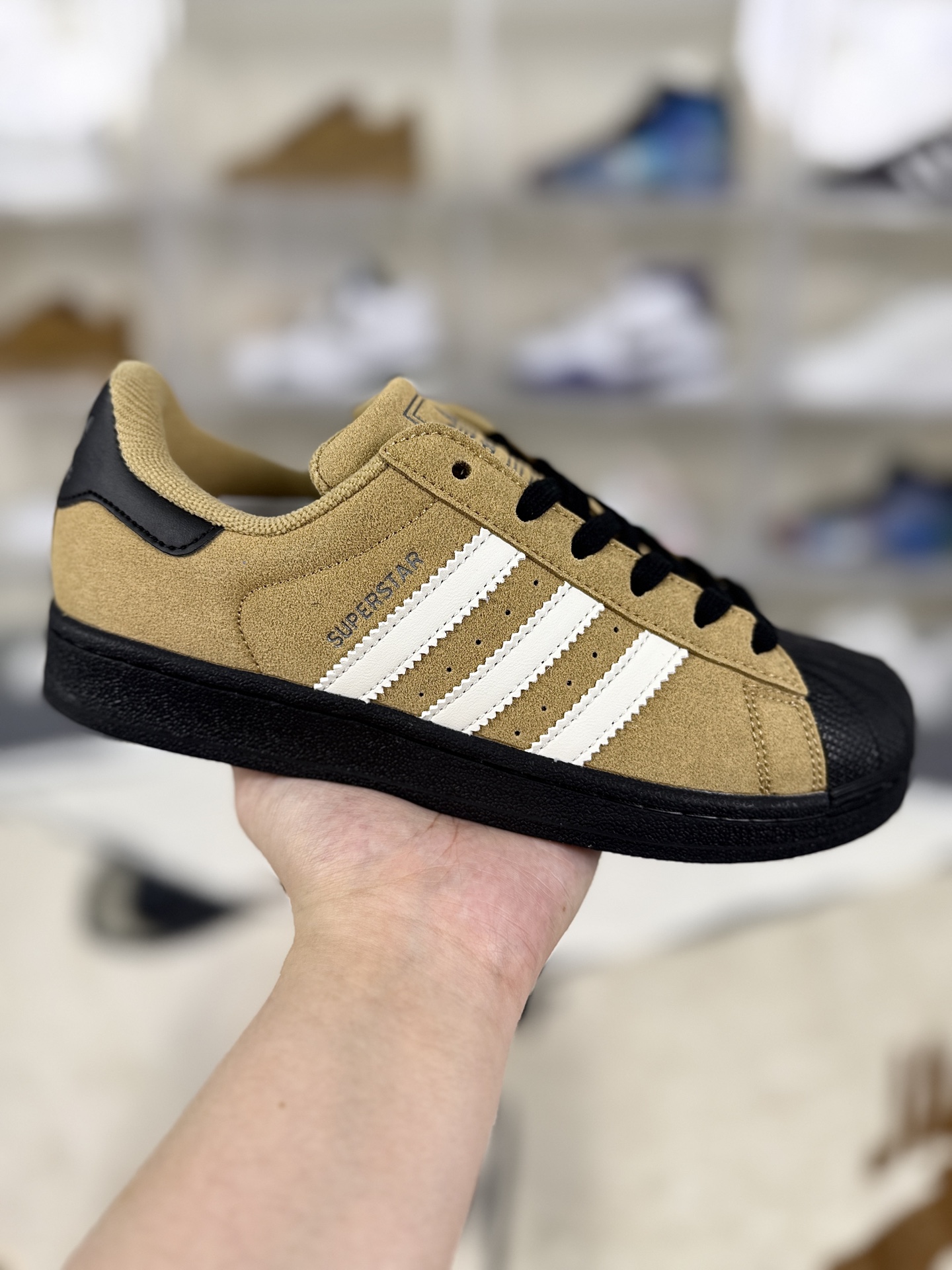 Adidas Originals Superstar Classic Unisex Sneakers - Brown, Versatile Style