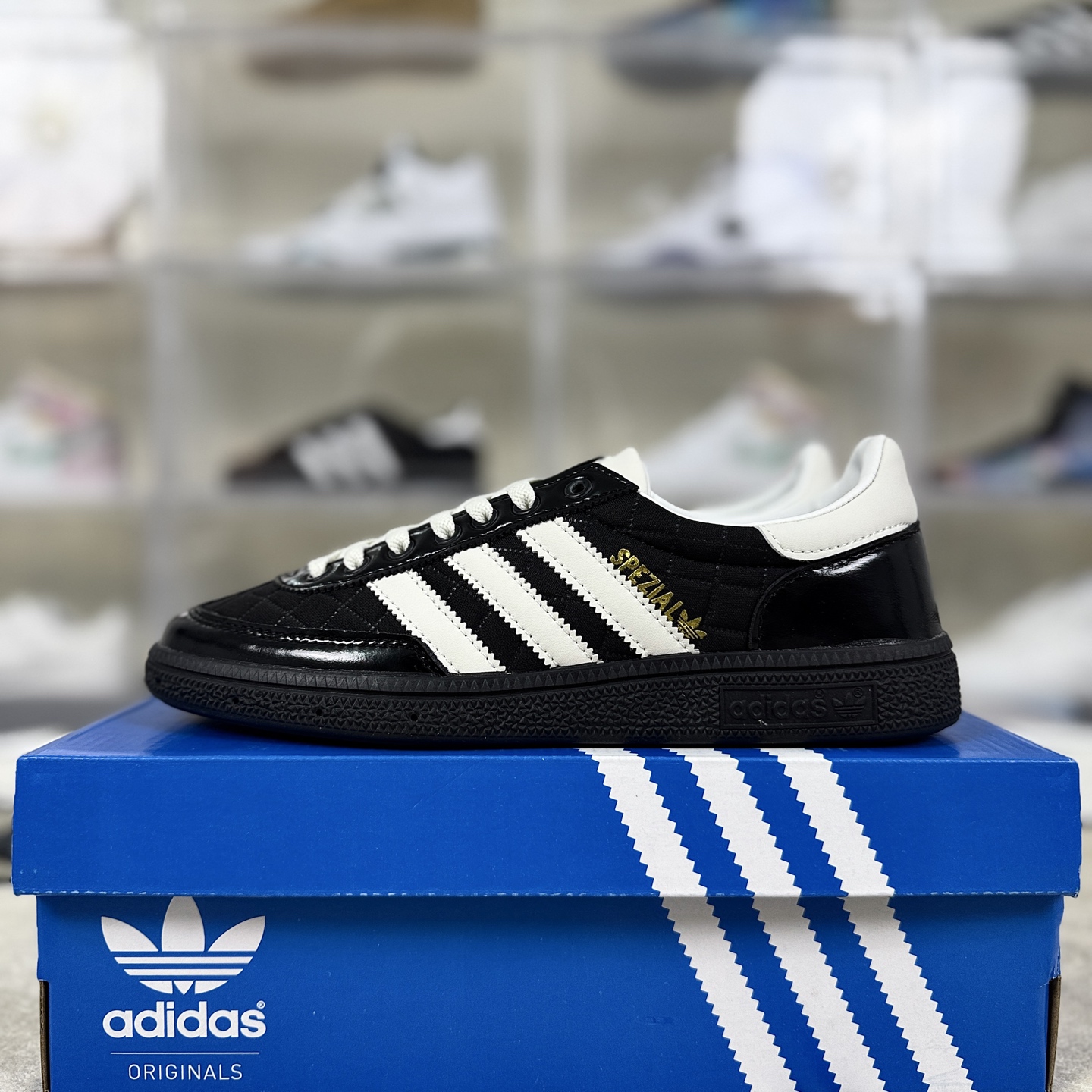 Adidas Originals Handball Spezial: Lightweight, Low-Profile Sneakers—Unisex Style 9 i1758479659528 3943 0 8