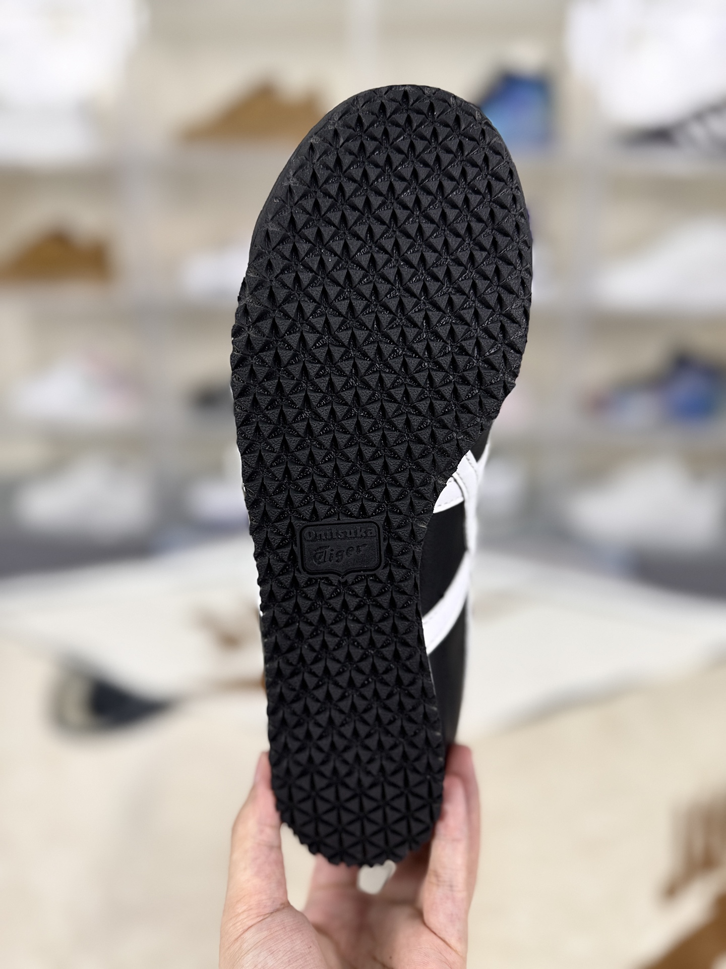 Onitsuka Tiger MEXICO 66 Black/White Leather Low-Top Sneakers Unisex 7 i1758821372326 4421 0 4