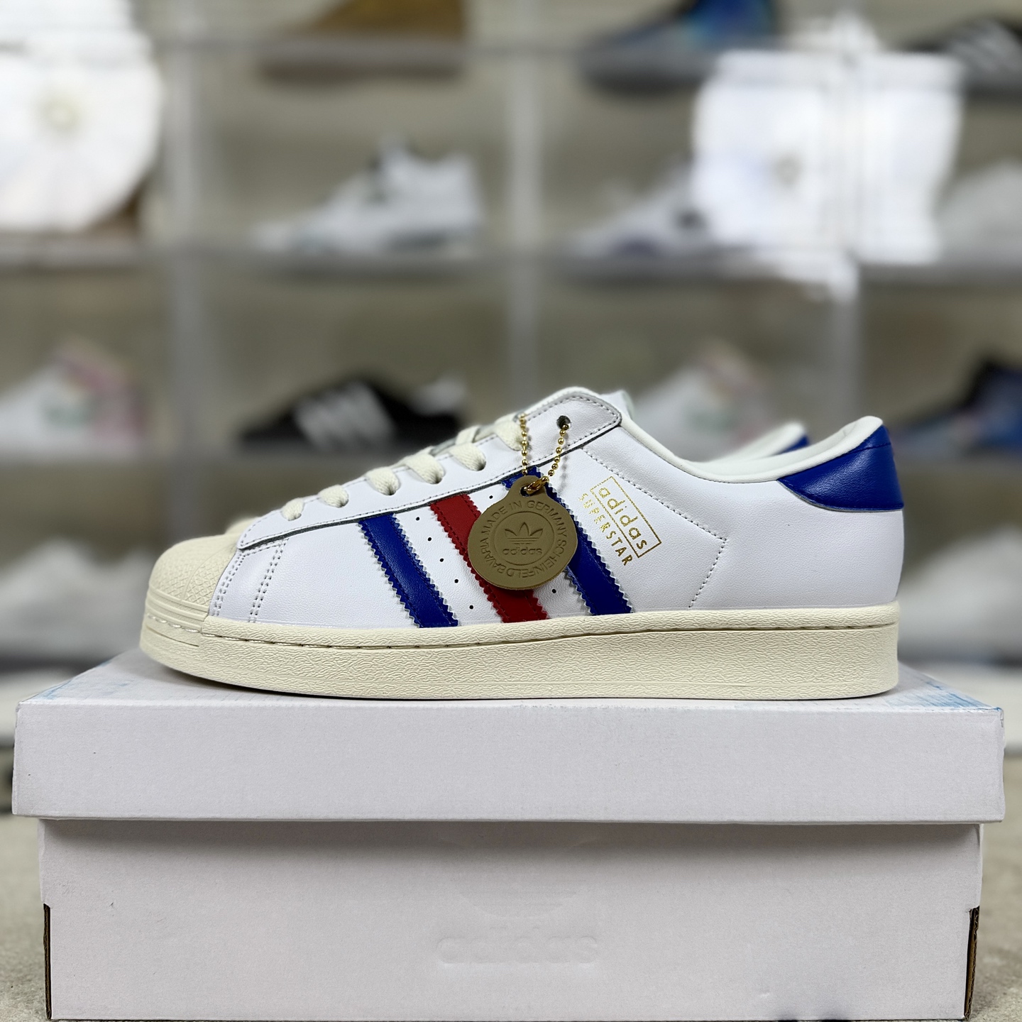 Adidas Originals Superstar Vintage White Blue Red Unisex Sneakers 9 i1759006630394 7623 0 8