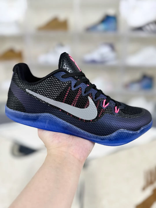Nike Kobe 11 EM Low 'Invisibility Cloak' Basketball Shoes - Lightweight & Durable