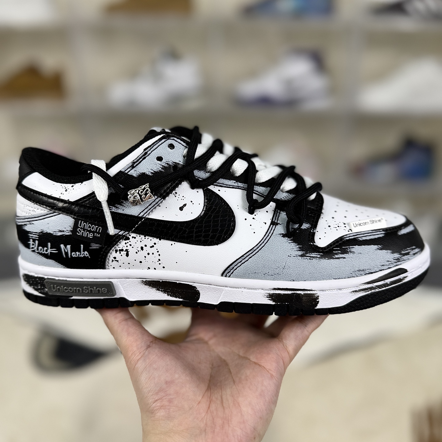 Nike Dunk Low 'Black Mamba' CNY Edition - Stylish Sneakers for Men and Women 8 i1759609410077 4914 0 5
