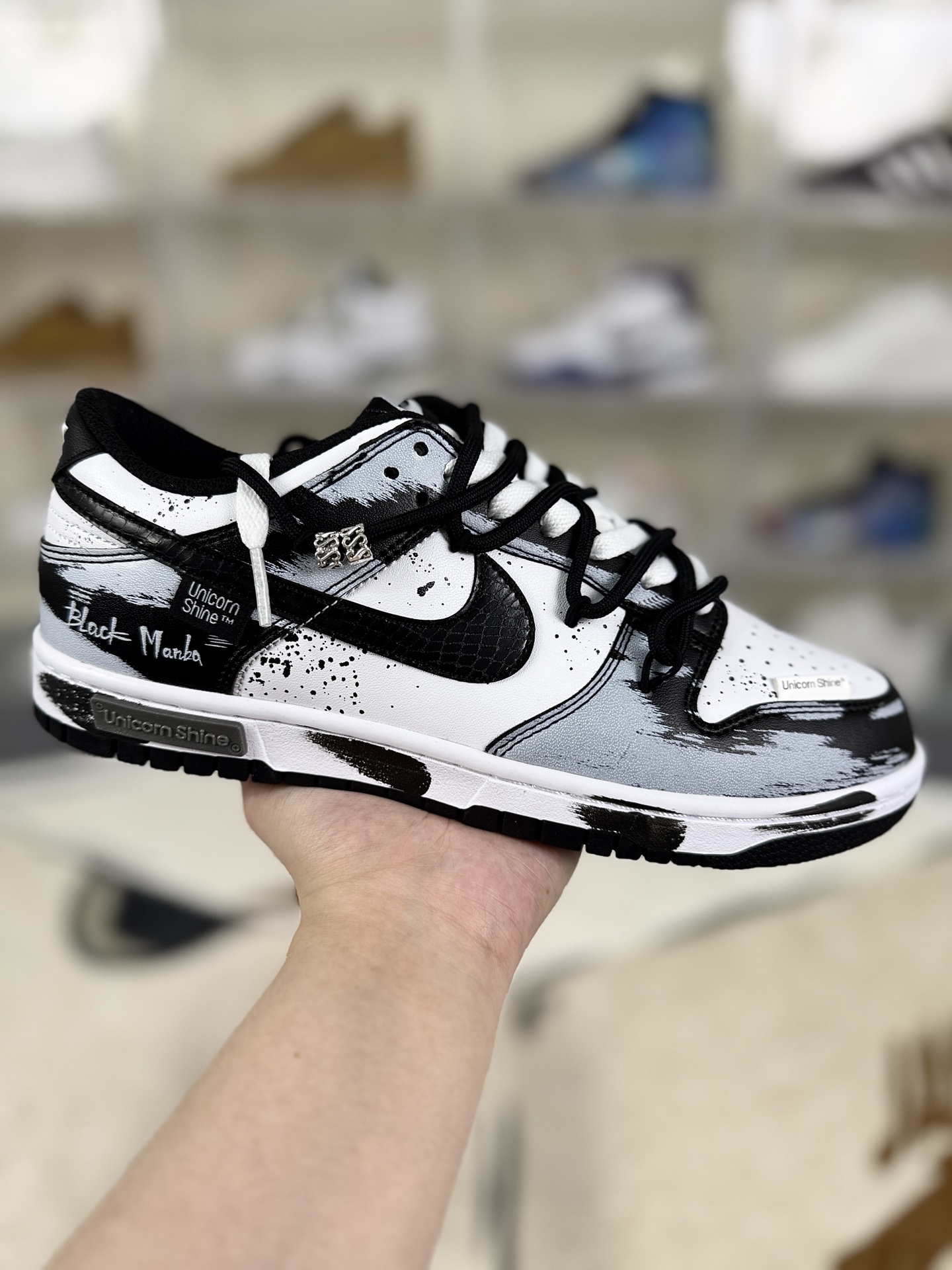 Nike Dunk Low 'Black Mamba' CNY Edition - Stylish Sneakers for Men and Women 2 i1759609410117 3230 0 0