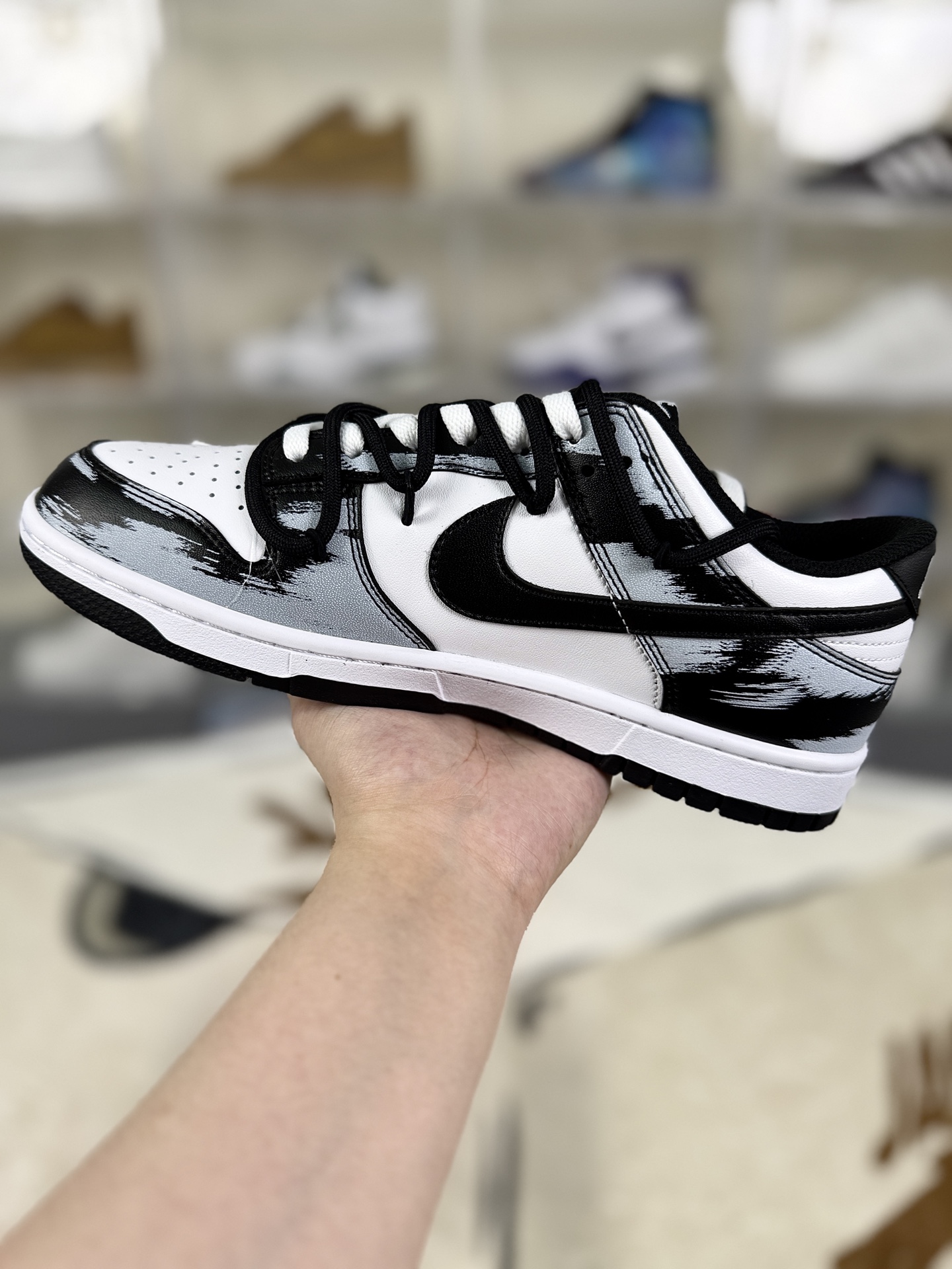 Nike Dunk Low 'Black Mamba' CNY Edition - Stylish Sneakers for Men and Women 3 i1759609414507 732 0 1