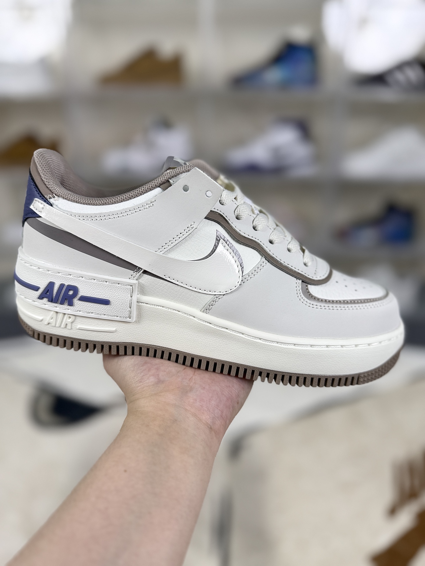 Nike Air Force 1 Shadow Women's Sneaker Low-Top Beige IO7594-101 2 i1759866049995 1847 0 0
