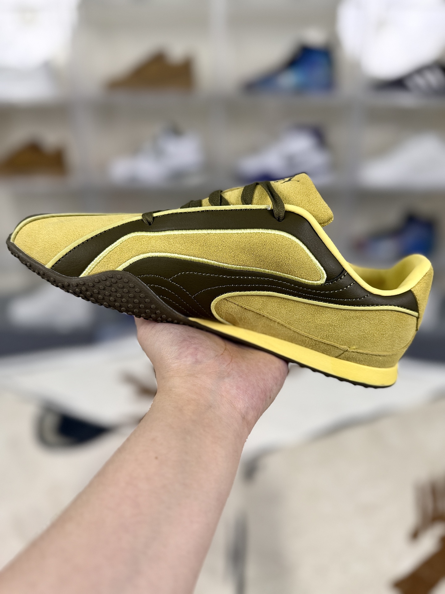 PUMA Bella V2 Suede Sneakers - Classic Low-Top Design with Double Laces 3 i1759951124368 3099 0 1