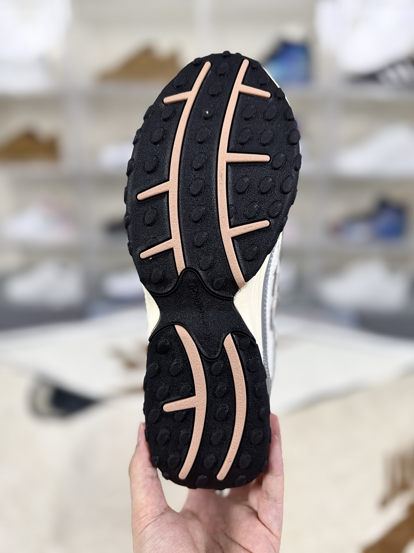 New Balance 204L White Silver Brown Unisex Lifestyle Sneakers 7 i1760035002293 5033 0 4