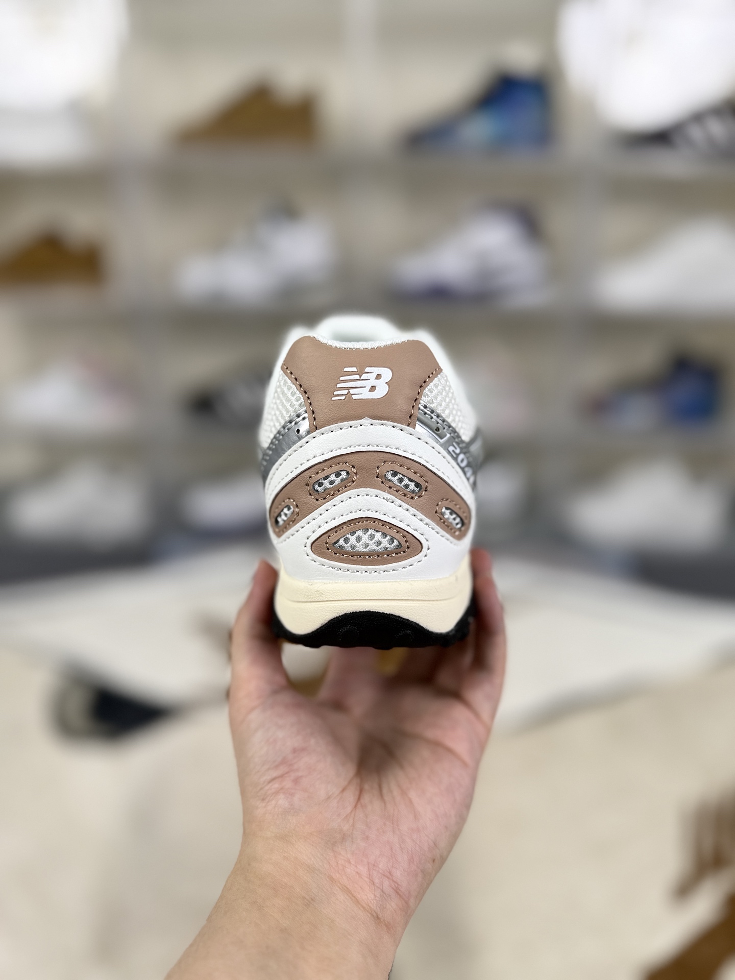 New Balance 204L White Silver Brown Unisex Lifestyle Sneakers 4 i1760035002343 6676 0 2