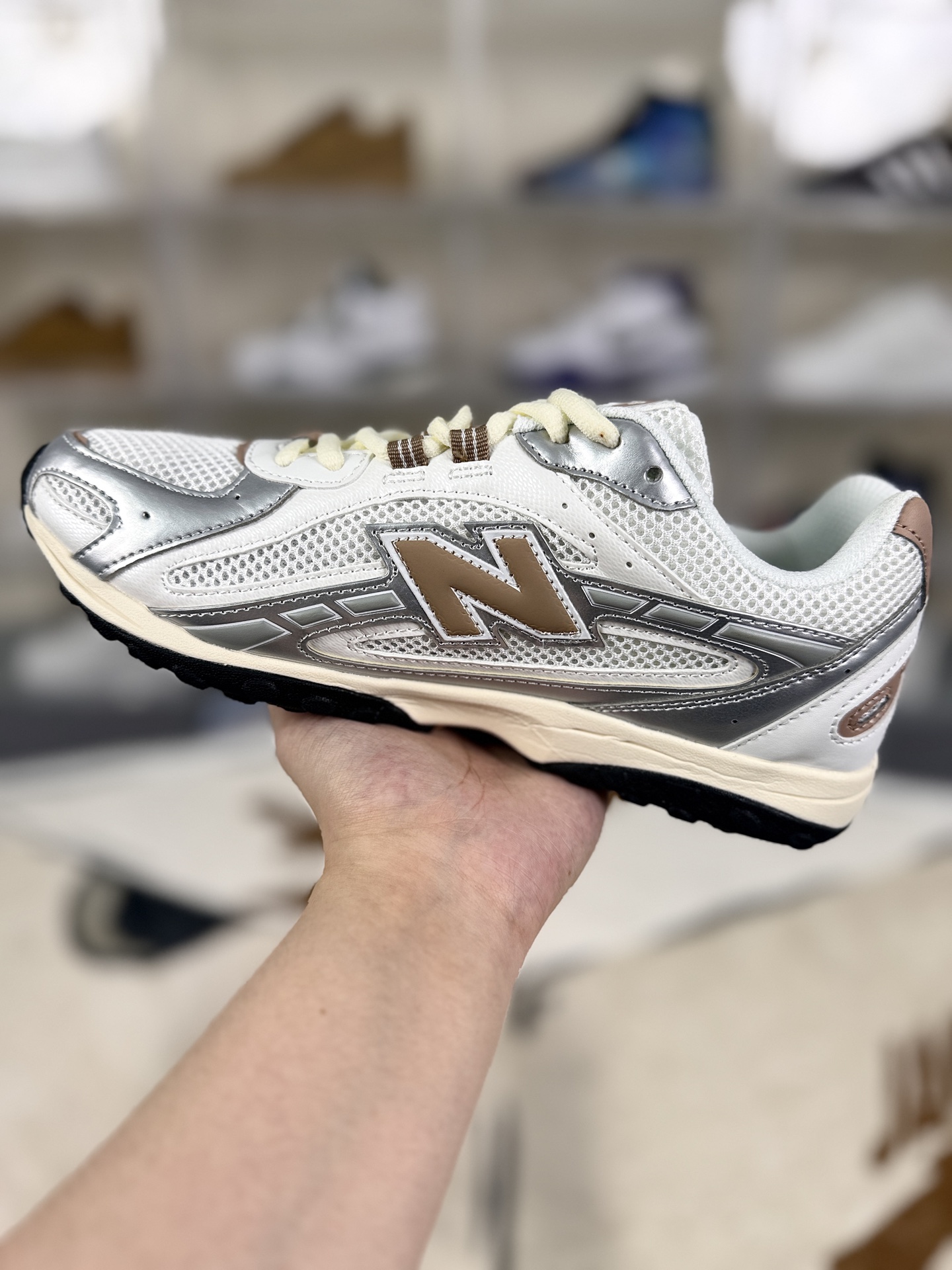 New Balance 204L White Silver Brown Unisex Lifestyle Sneakers 3 i1760035003342 7349 0 1