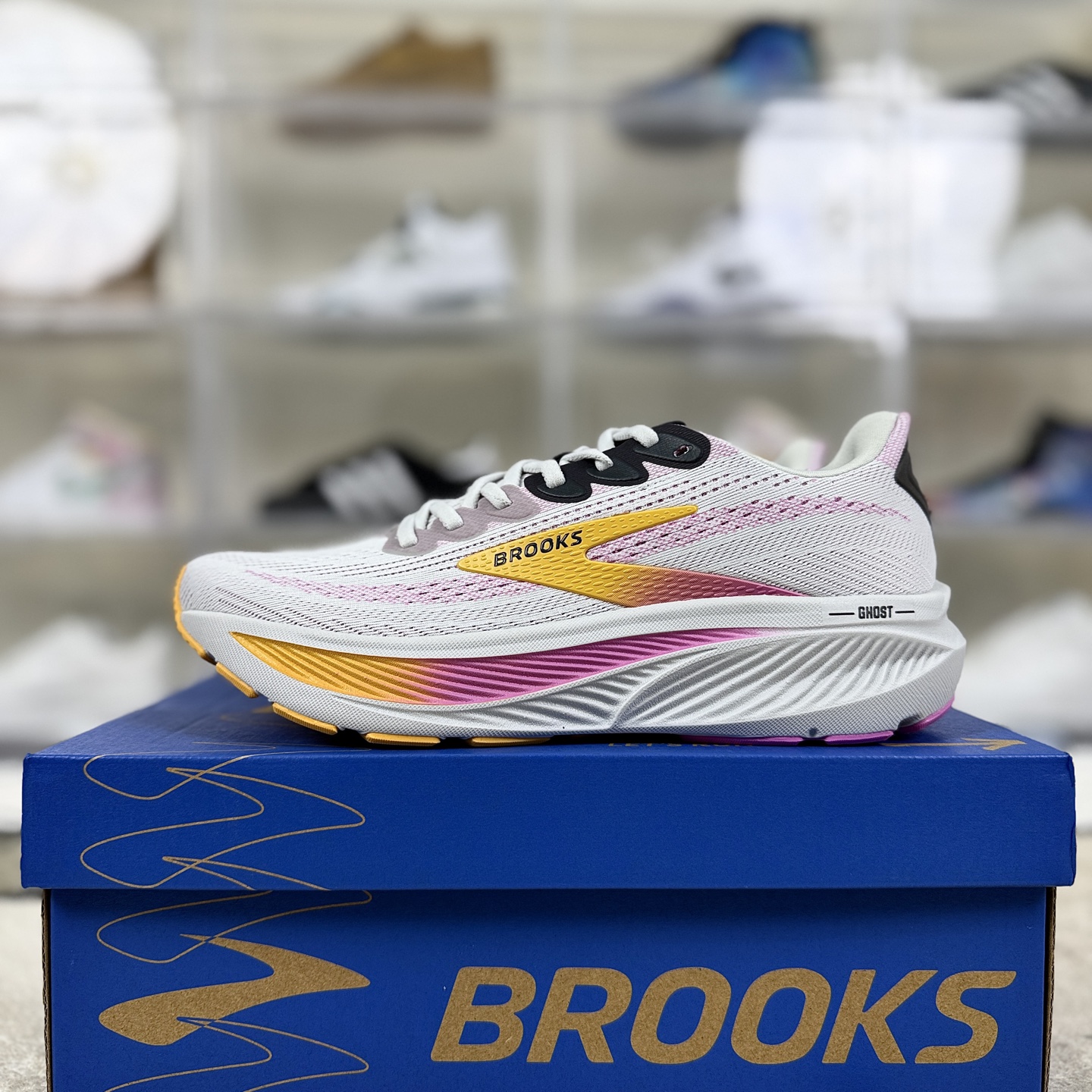 Brooks Ghost 17 Gray/Pink Running Shoes: Cushioned, Durable, and Lightweight 9 i1760298115983 628 0 8