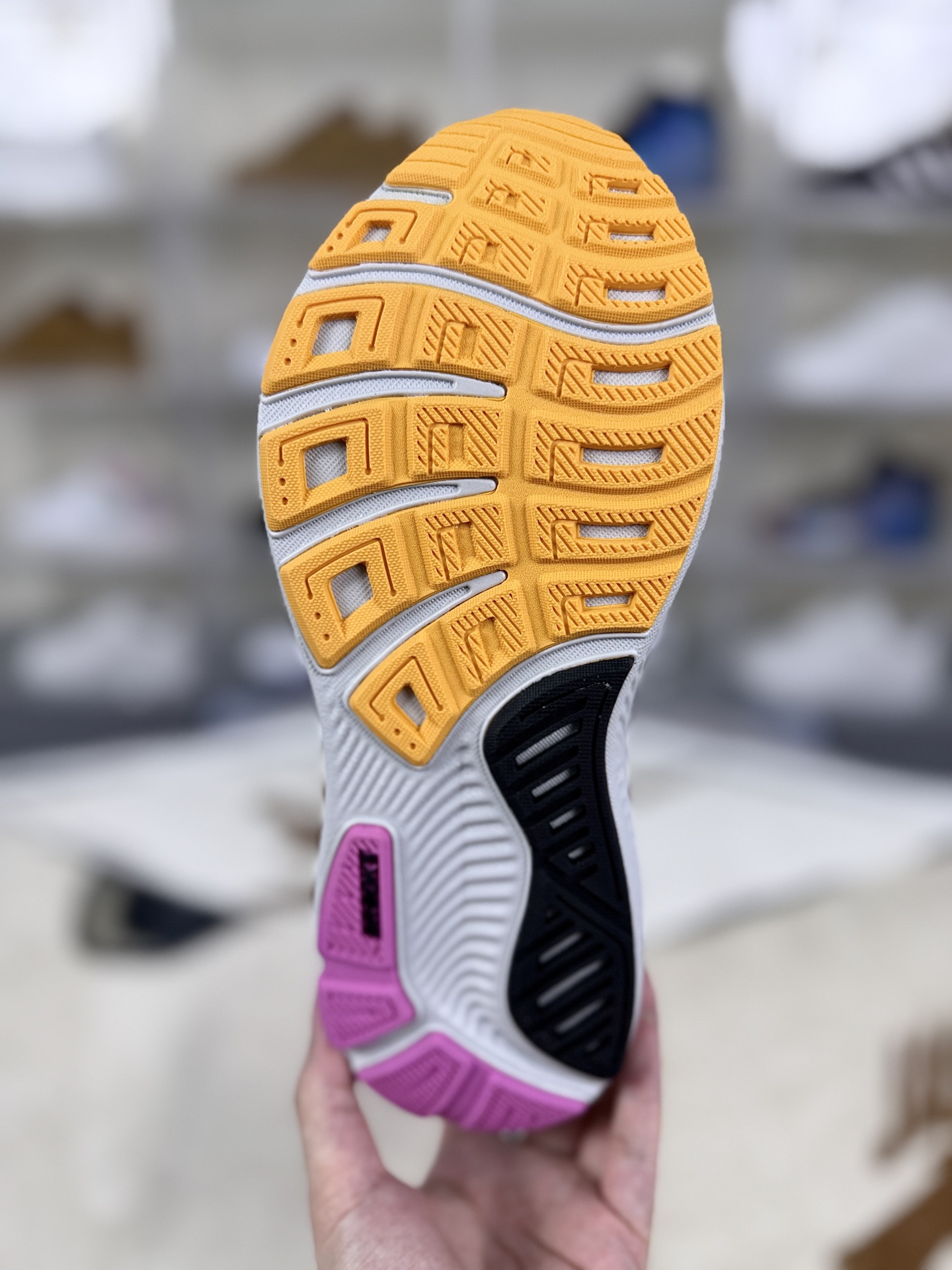 Brooks Ghost 17 Gray/Pink Running Shoes: Cushioned, Durable, and Lightweight 6 i1760298125809 2582 0 4