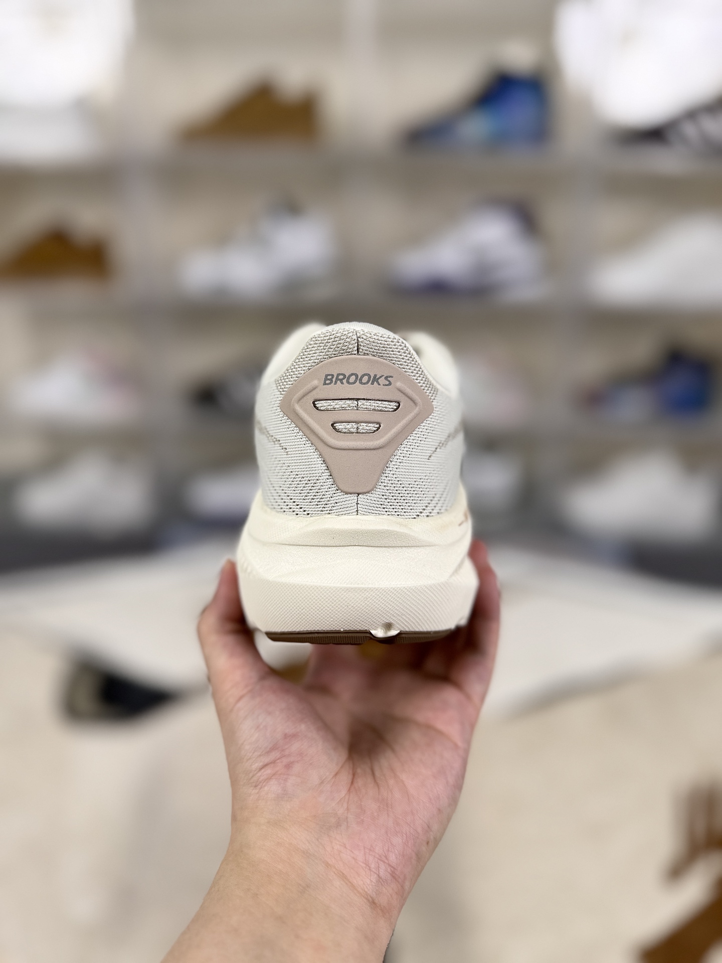 Brooks Ghost 17 Men's Running Shoes - White/Brown, Comfortable and Durable 4 i1760298231587 831 0 2