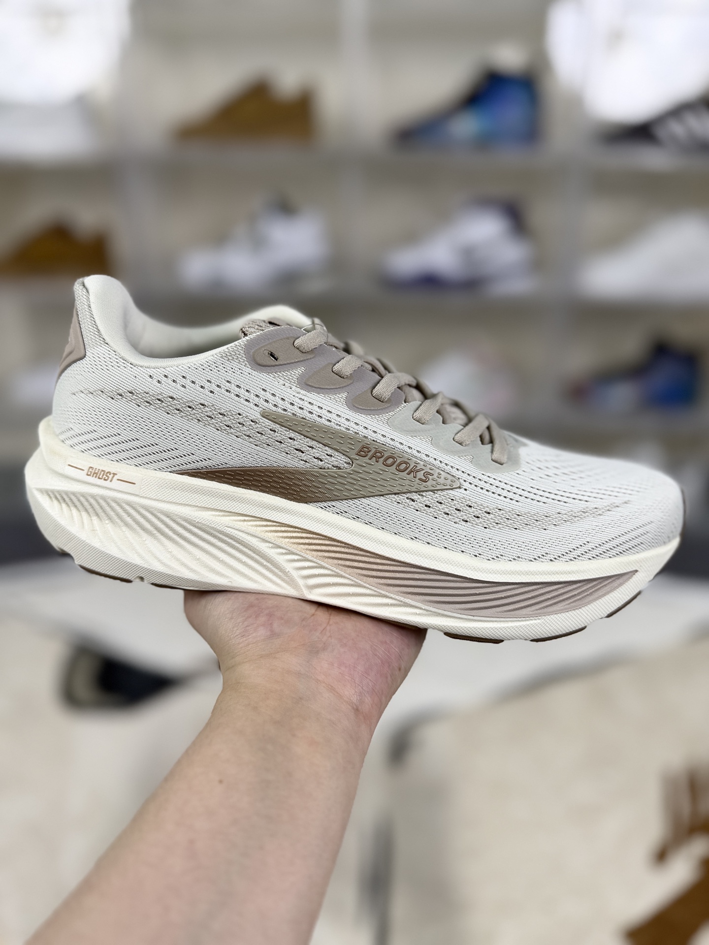 Brooks Ghost 17 Men's Running Shoes - White/Brown, Comfortable and Durable