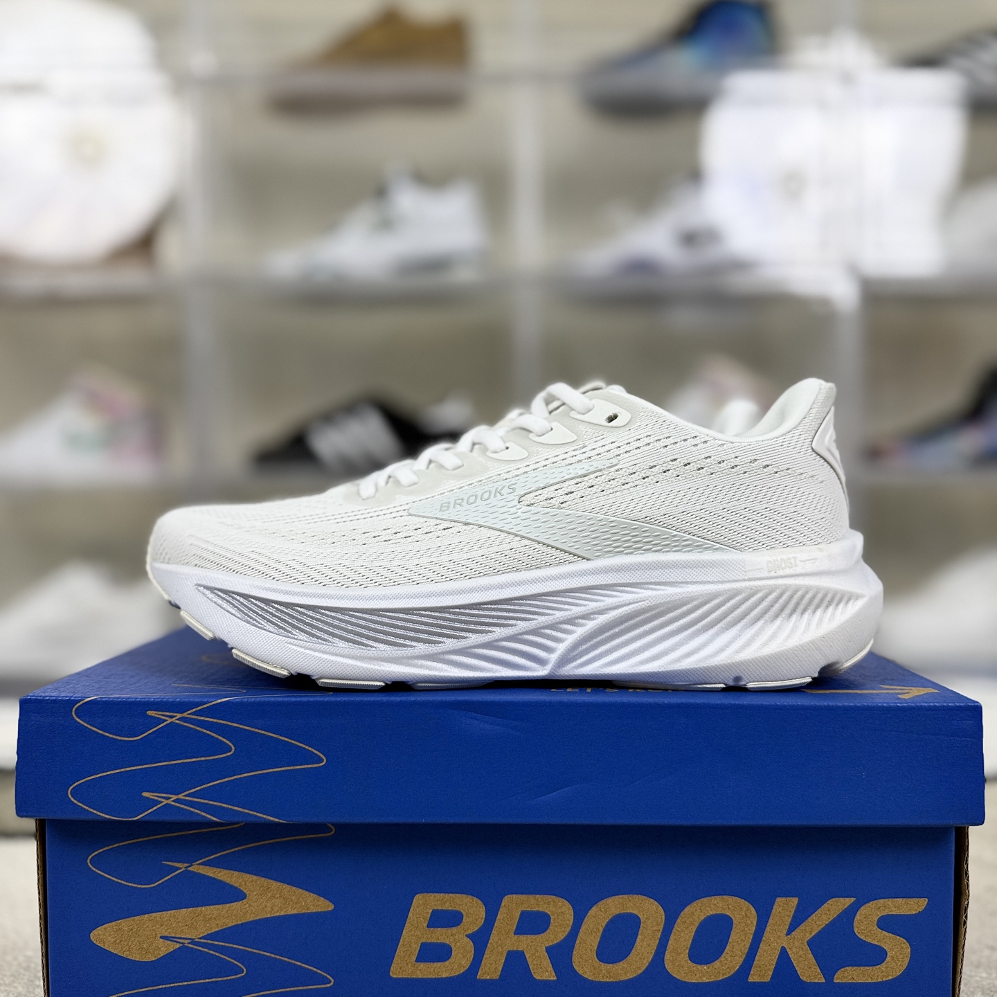 Brooks Ghost 17: Stylish, Comfortable, Lightweight Running Shoes for Men & Women 10 i1760298333921 2996 0 8