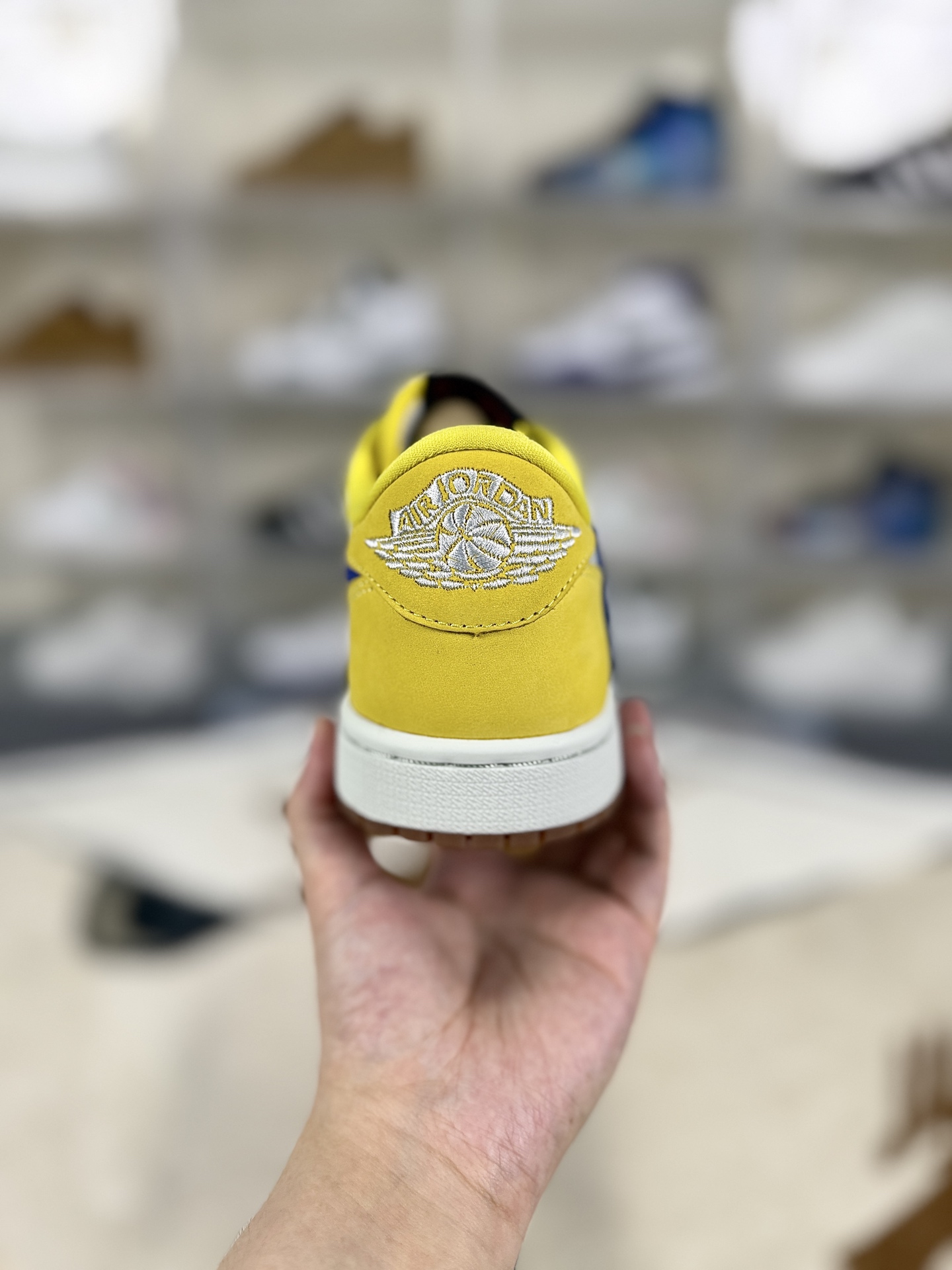 Travis Scott x Air Jordan 1 Low OG Canary Yellow - Retro Basketball Shoes 4 i1760298371771 2776 0 2