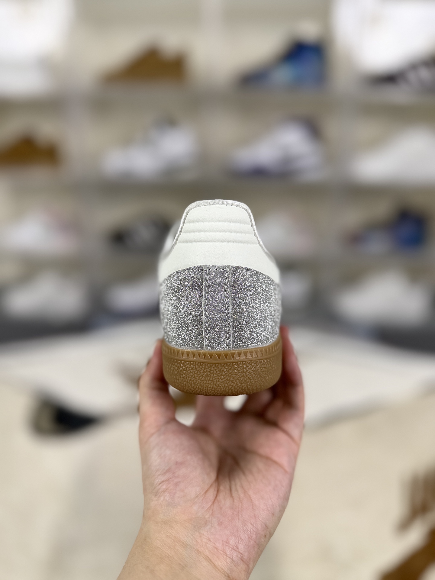 Adidas Originals Samba Shiny Pack Low Top Sneakers in Silver for Men and Women 3 i1760723250309 1652 0 2