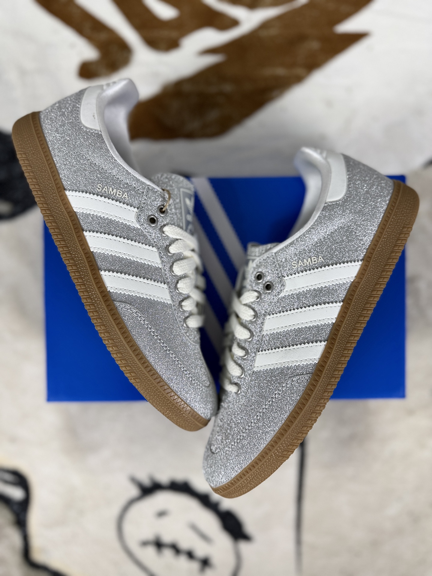 Adidas Originals Samba Shiny Pack Low Top Sneakers in Silver for Men and Women 5 i1760723251321 4224 0 6