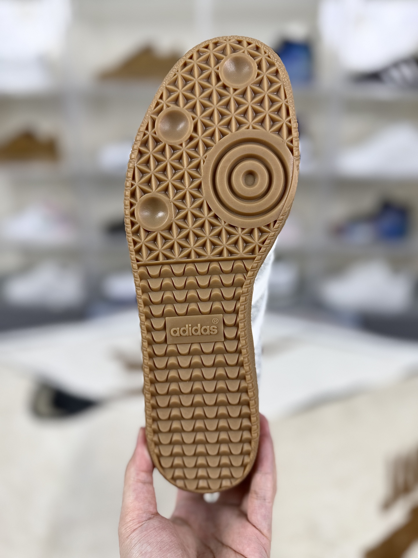 Adidas Originals Samba Shiny Pack Low Top Sneakers in Silver for Men and Women 6 i1760723252131 1376 0 4