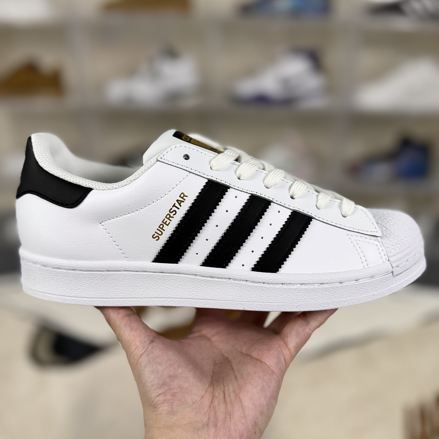 Adidas Originals Superstar Low Top Sneakers - White & Black, Unisex Design 7 i1760723289282 7772 0 5