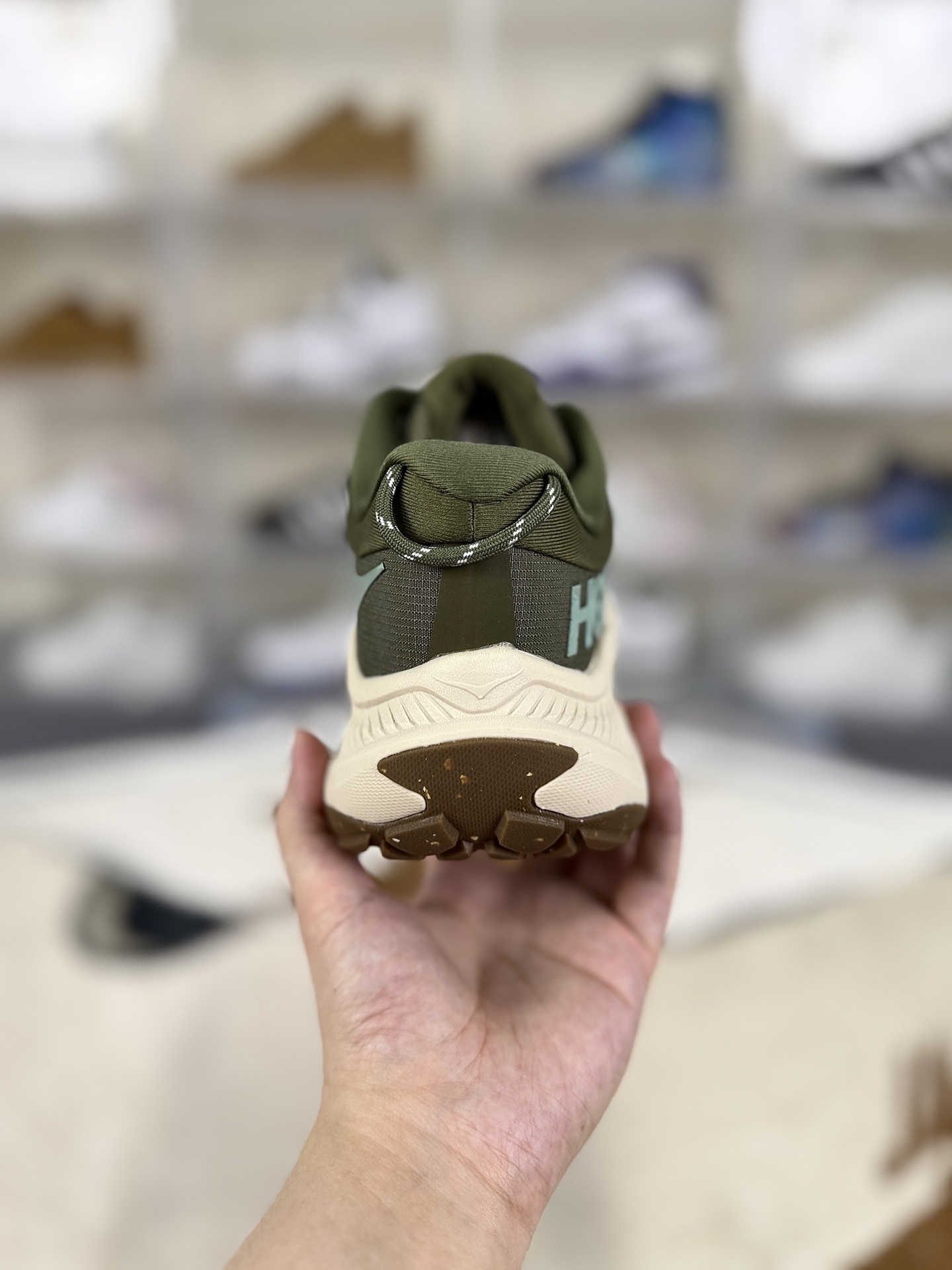 Hoka One One Transport GTX Green Running Shoe for Men and Women 4 i1761077855364 4071 0 2