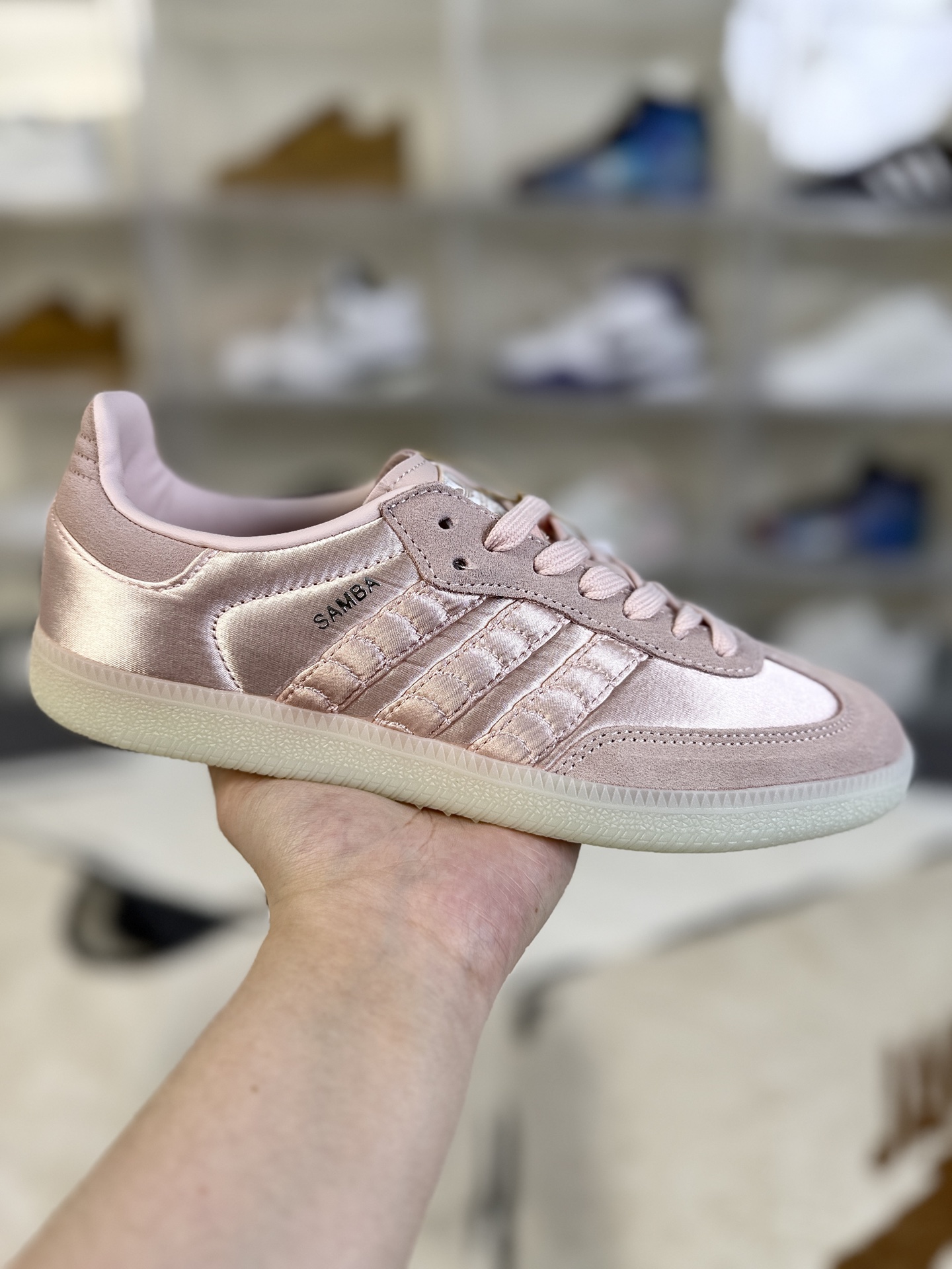 _dsI9s6bV4ZUomSlededsOlz_KKxvze64EkE4GiQ