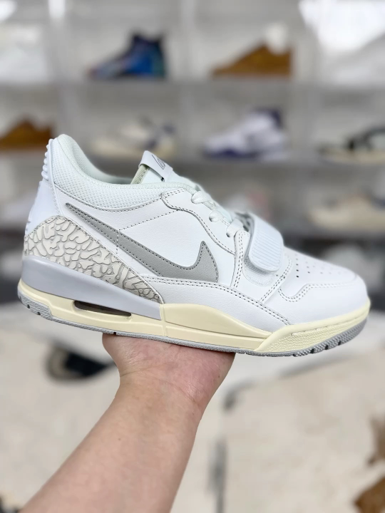 _diu9sfHTLh-M7lobOekkFs2c0aAOjzFOsXKX_Aw