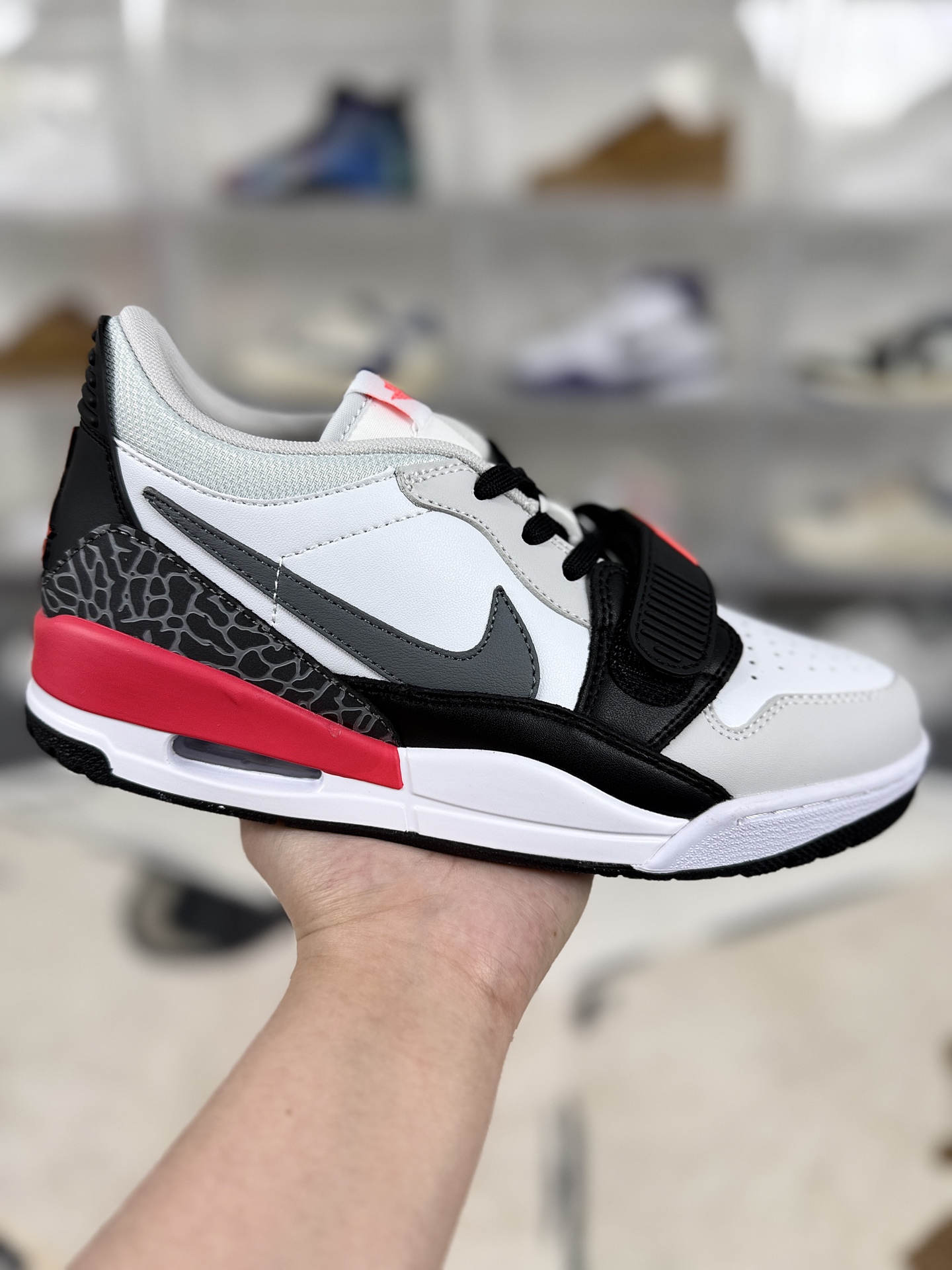 _dc_9soBE8b17GFmJZ3xkOlBYd3eBgJTYFKrQw_A