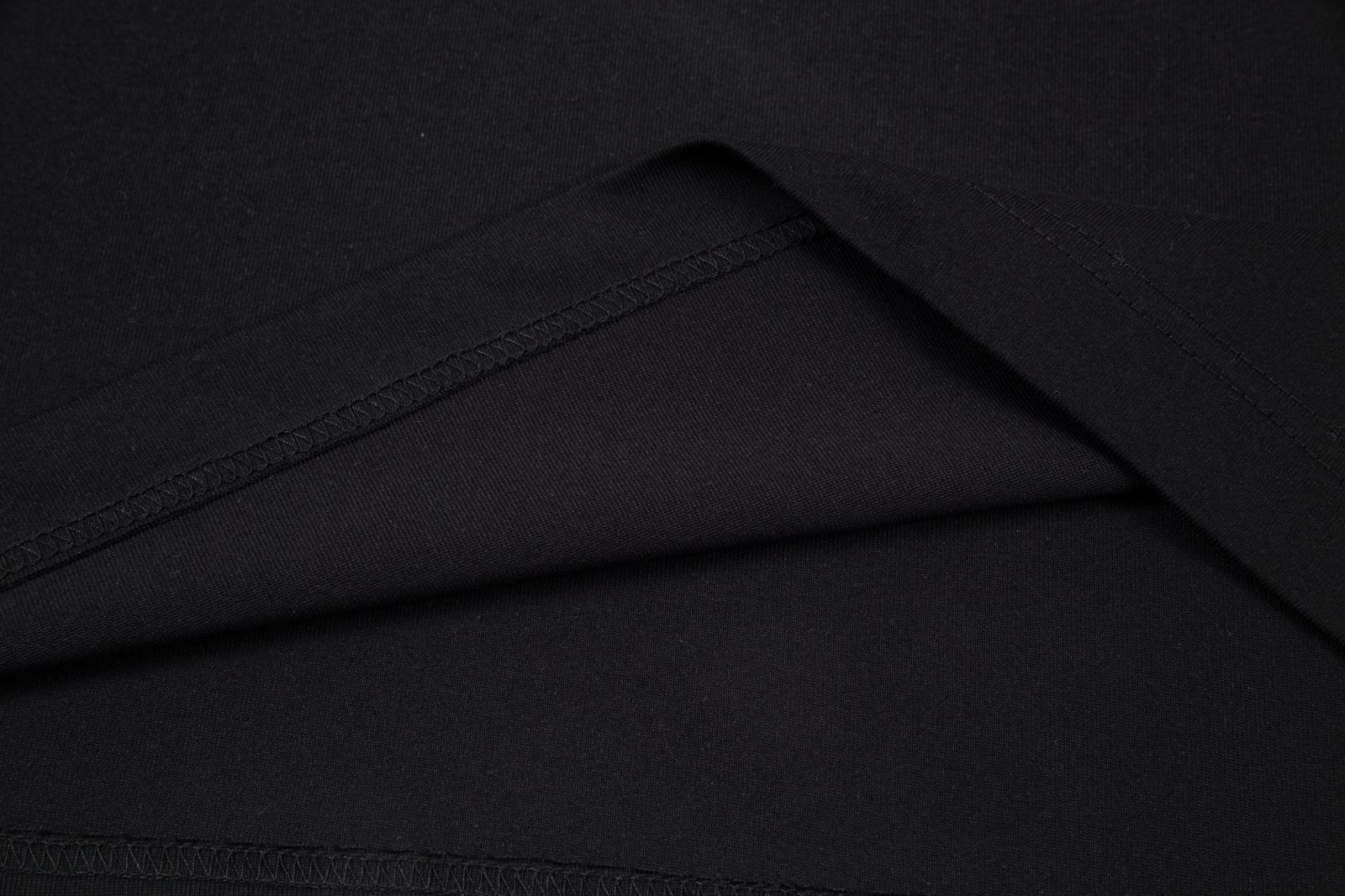 Luxury YSL St. Roland FW Short Sleeve T-Shirts with Velvet Letters - 图片 7