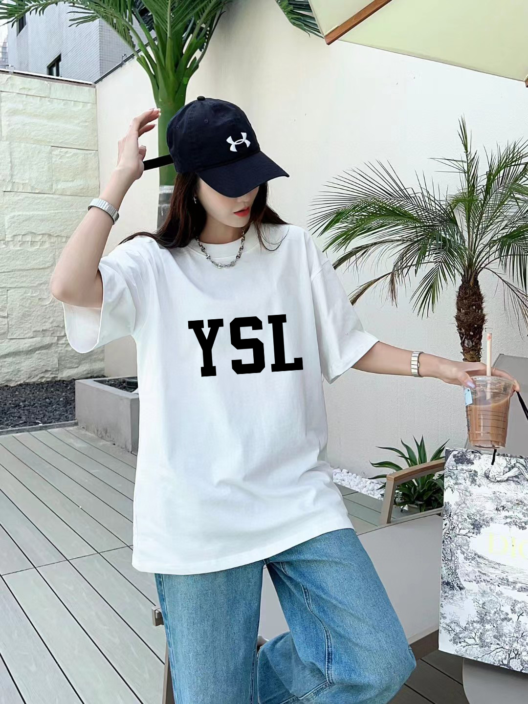 High-End YSL St. Roland Velvet Letter Short Sleeve T-Shirts in Black and White. - 图片 8