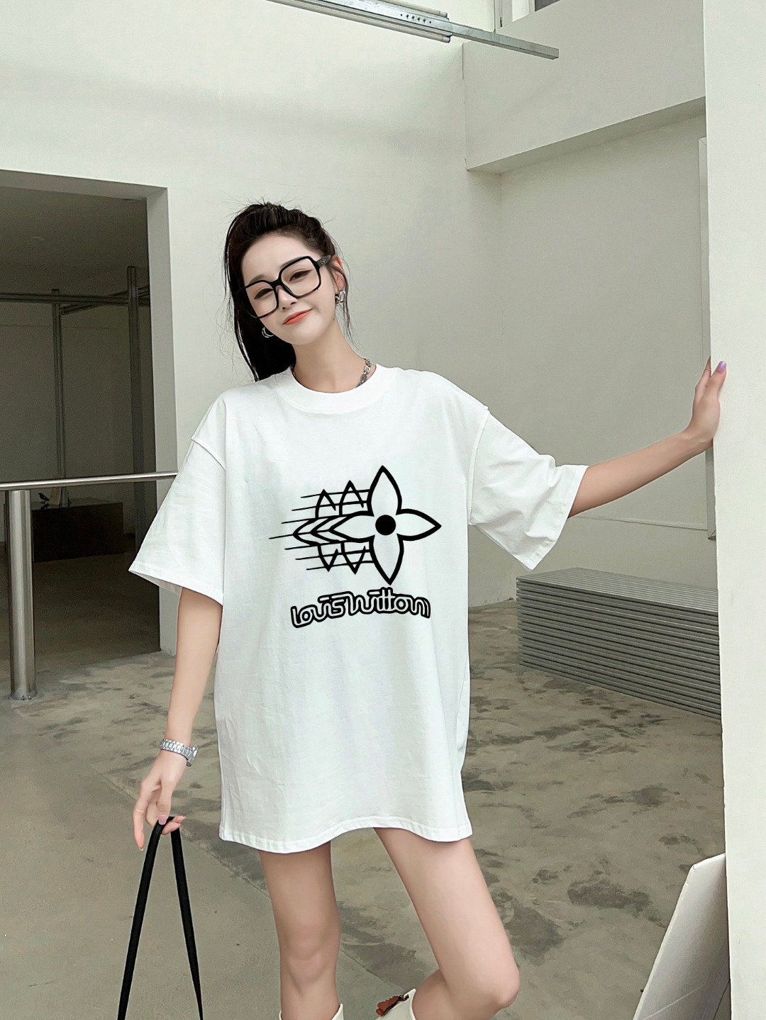Louis Vuitton 2025FW Short Sleeve Cotton T-Shirt with LV Letter Print 11 o 1ihfuae73lt110bfjnjlg314ro5