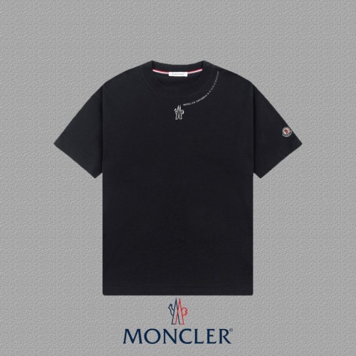 MONCLER Men's Classic Logo T-Shirt | Short Sleeve, Crew Neck, Cotton Tee