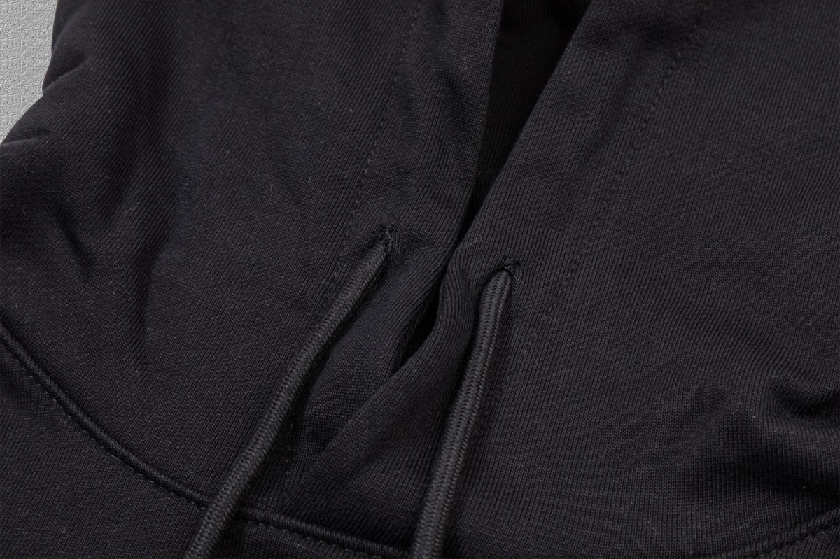 P130✨🔥 
[Balenciaga 巴黎世家]
2025秋冬新款巴黎印花连帽卫衣   
高端纯棉双股400克重毛圈布面料帽衫
颜色：黑色 白色
尺码：S  M  L  XL  2XL 