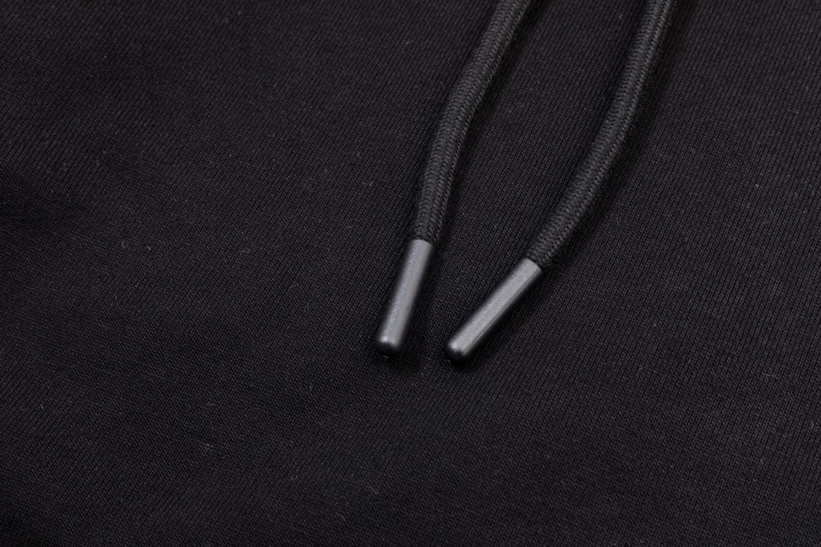 P130✨🔥 
[Balenciaga 巴黎世家]
2025秋冬新款巴黎印花连帽卫衣   
高端纯棉双股400克重毛圈布面料帽衫
颜色：黑色 白色
尺码：S  M  L  XL  2XL 