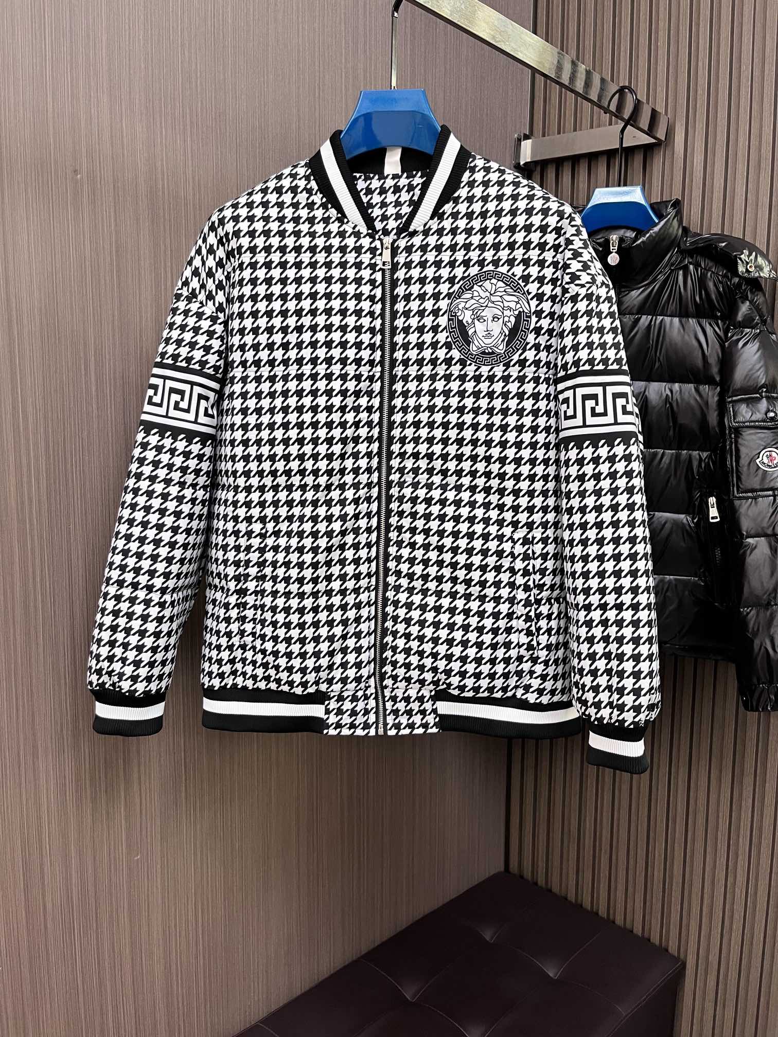 Versace 1:1
 Clothing Coats & Jackets Cotton Down Fall/Winter Collection Fashion Casual