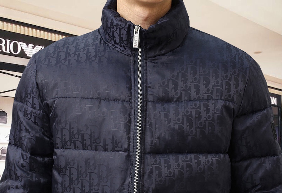 ， 迪奥 秋冬新款🆕情侣款羽绒服 原版11订制五金配件、全进口原版定制、 欢迎专柜对比✨ 绝对的高品质 