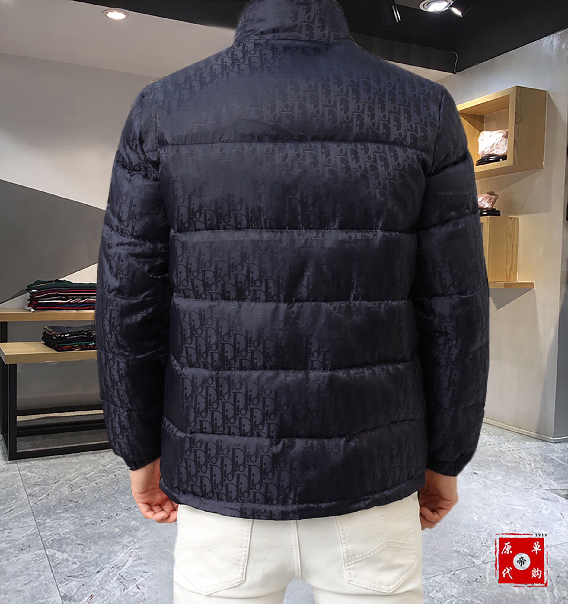 ， 迪奥 秋冬新款🆕情侣款羽绒服 原版11订制五金配件、全进口原版定制、 欢迎专柜对比✨ 绝对的高品质 