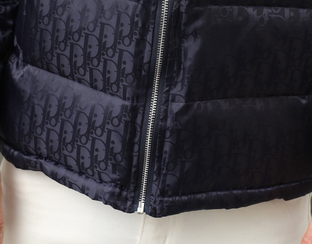 ， 迪奥 秋冬新款🆕情侣款羽绒服 原版11订制五金配件、全进口原版定制、 欢迎专柜对比✨ 绝对的高品质 