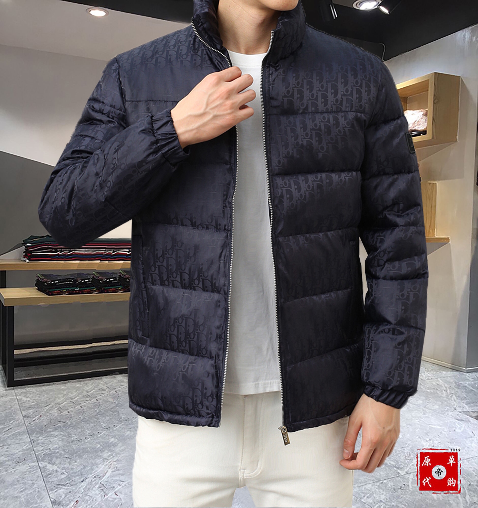 ， 迪奥 秋冬新款🆕情侣款羽绒服 原版11订制五金配件、全进口原版定制、 欢迎专柜对比✨ 绝对的高品质 