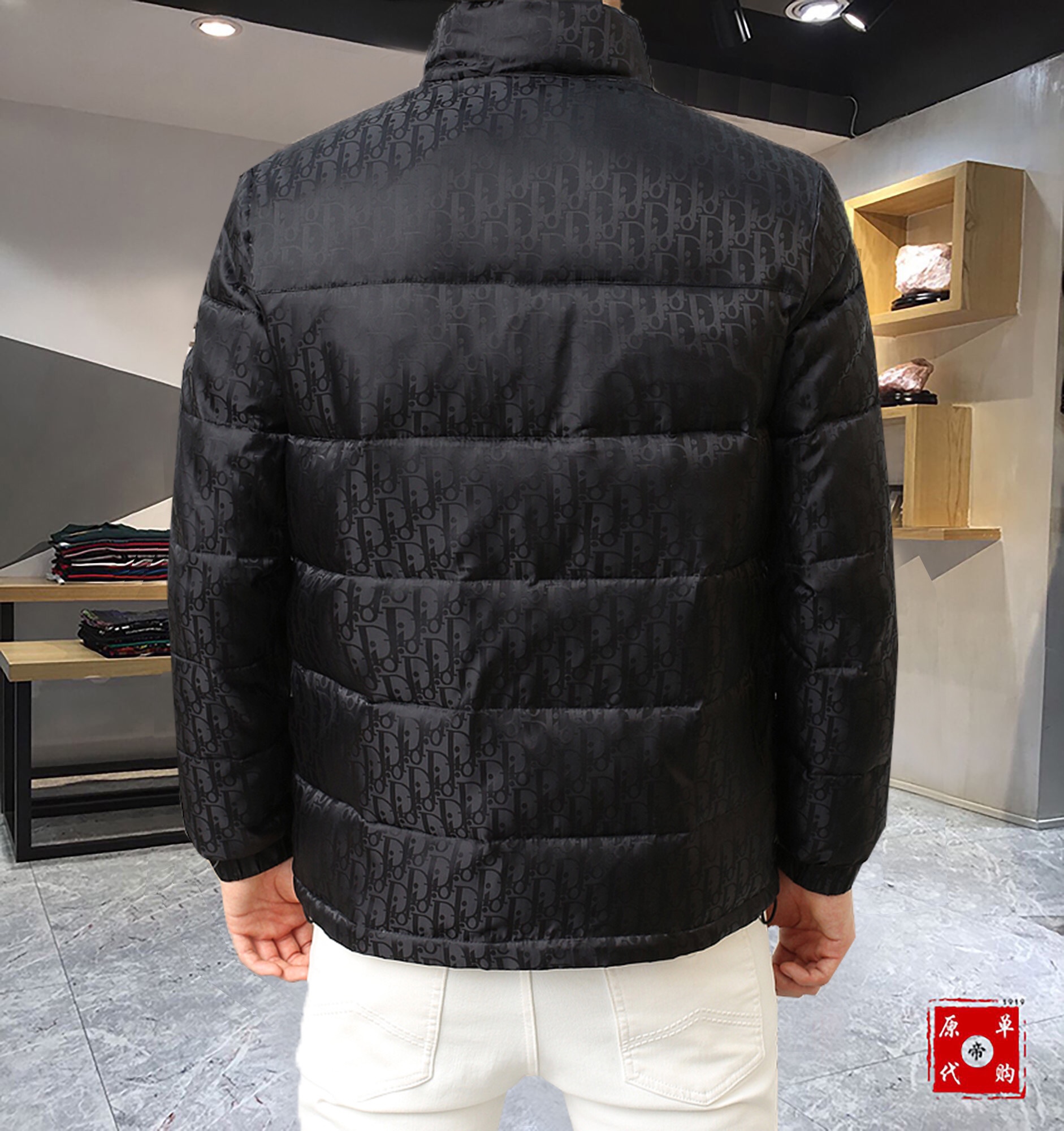 ， 迪奥 秋冬新款🆕情侣款羽绒服 原版11订制五金配件、全进口原版定制、 欢迎专柜对比✨ 绝对的高品质 